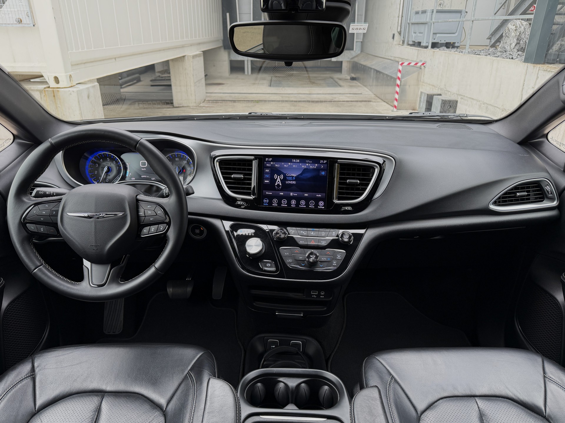 CHRYSLER Pacifica S-PACKAGE 3.6 V6 7-PLÄTZER (STOW-N-GO) - *2. HAND / TOP-GEPFLEGT* - *8-FACH ALURÄDER 20"/18"* - *GARANTIE*-image-20