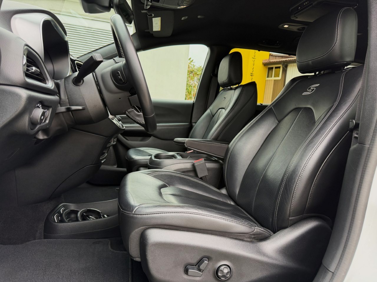 CHRYSLER Pacifica S-PACKAGE 3.6 V6 7-PLÄTZER (STOW-N-GO) - *2. HAND / TOP-GEPFLEGT* - *8-FACH ALURÄDER 20"/18"* - *GARANTIE*-image-14