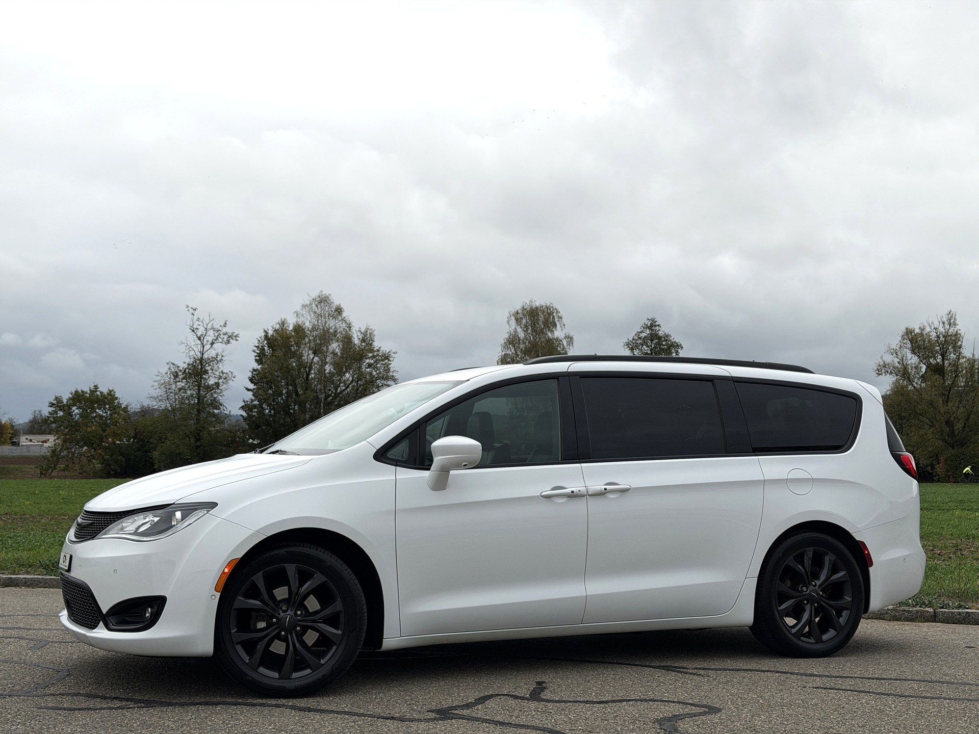 CHRYSLER Pacifica S-PACKAGE 3.6 V6 7-PLÄTZER (STOW-N-GO) - *2. HAND / TOP-GEPFLEGT* - *8-FACH ALURÄDER 20"/18"* - *GARANTIE*-image-2