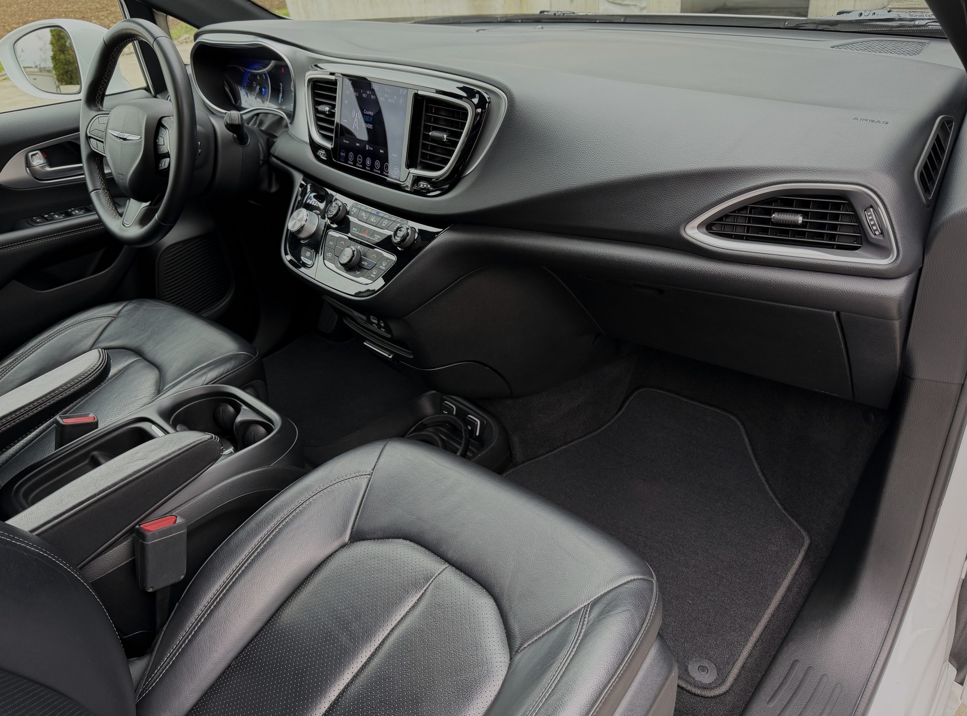 CHRYSLER Pacifica S-PACKAGE 3.6 V6 7-PLÄTZER (STOW-N-GO) - *2. HAND / TOP-GEPFLEGT* - *8-FACH ALURÄDER 20"/18"* - *GARANTIE*-image-15