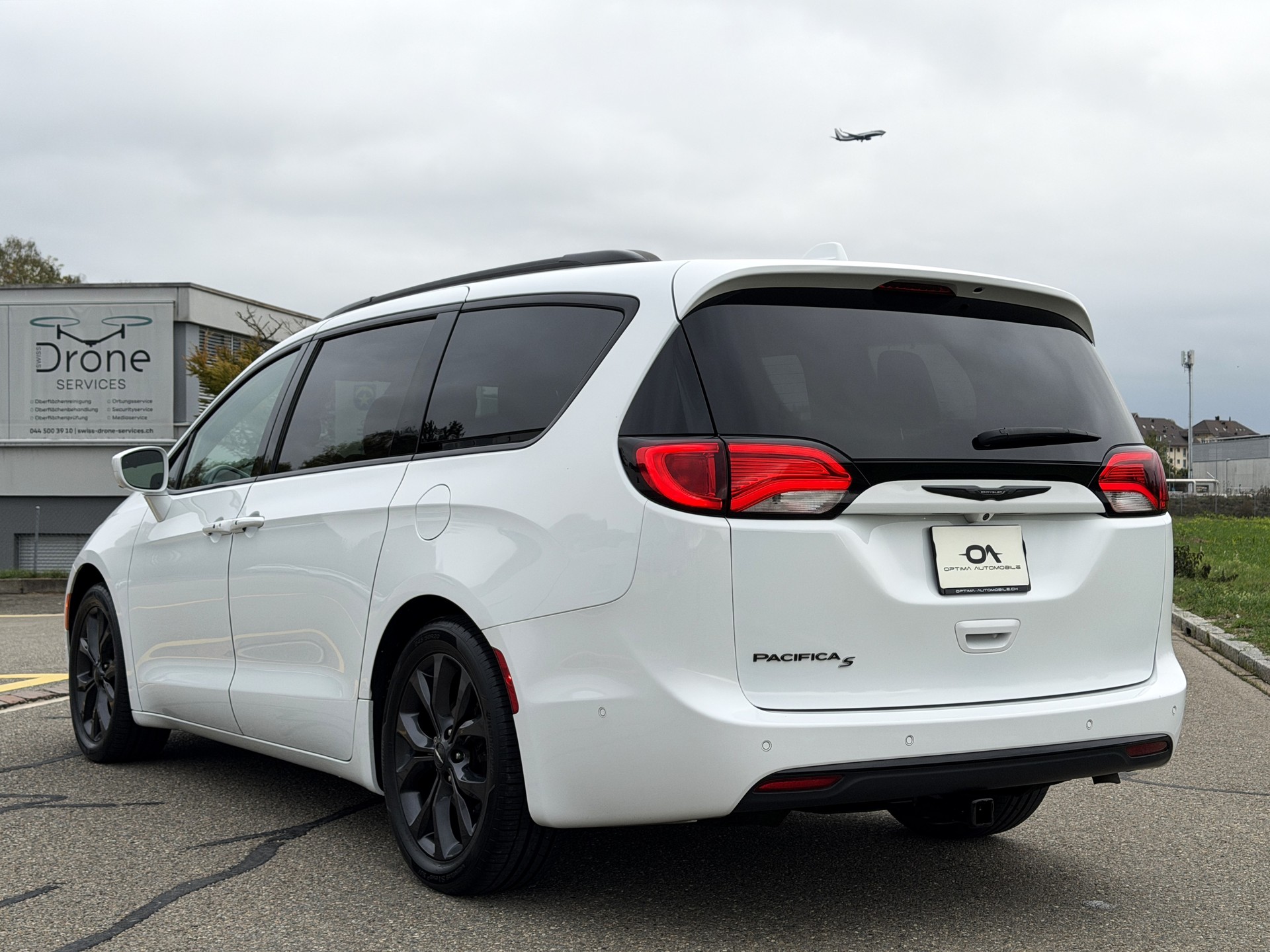 CHRYSLER Pacifica S-PACKAGE 3.6 V6 7-PLÄTZER (STOW-N-GO) - *2. HAND / TOP-GEPFLEGT* - *8-FACH ALURÄDER 20"/18"* - *GARANTIE*-image-4