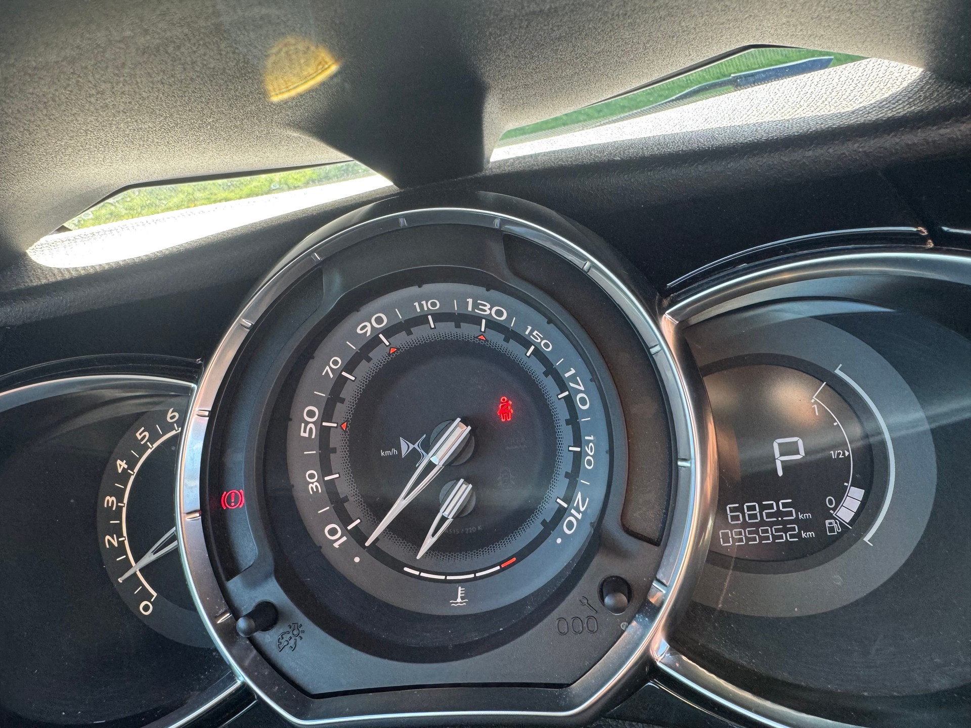 DS AUTOMOBILES DS 3 1.2 PureTech SO Chic EAT-image-9