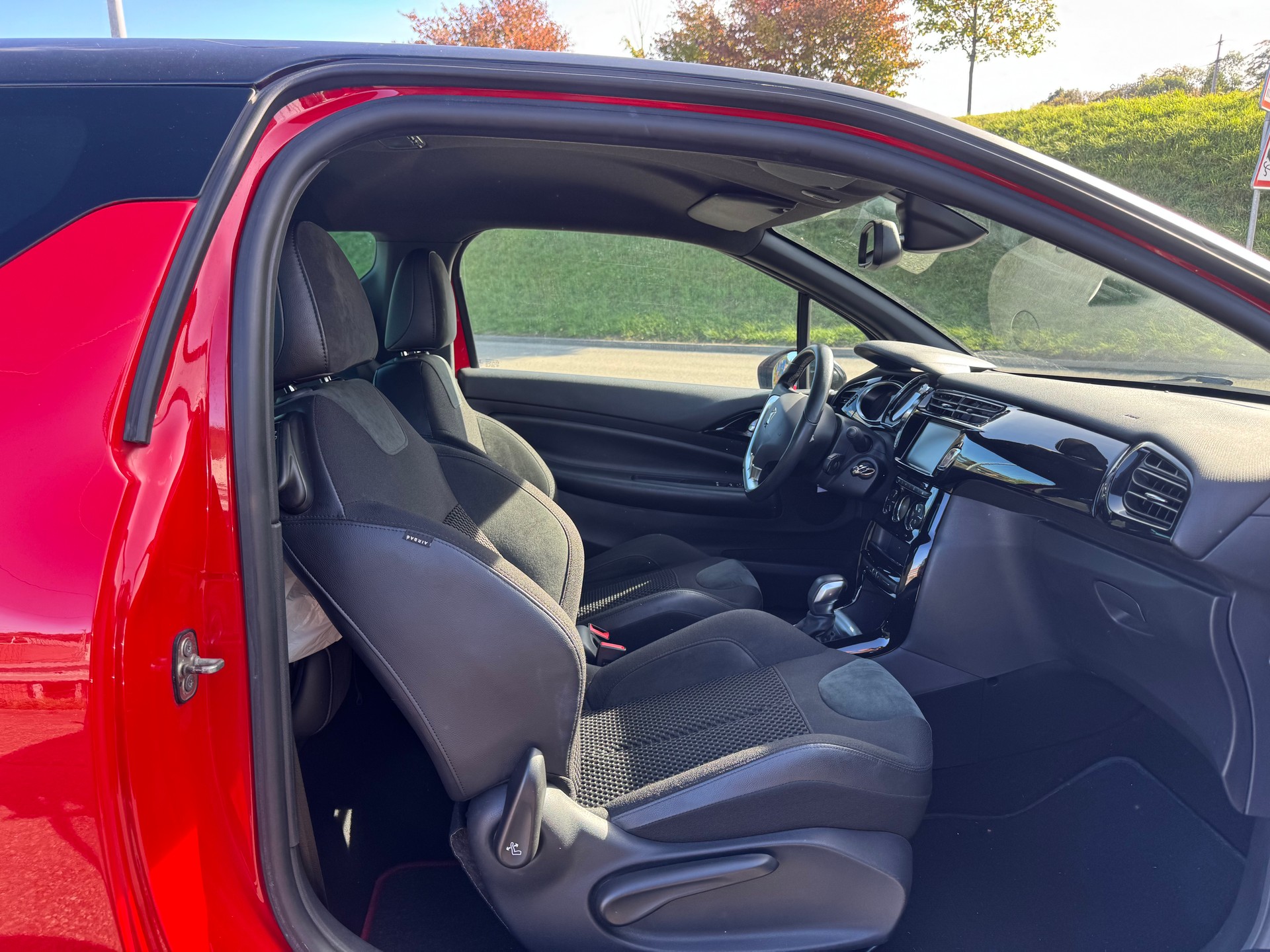 DS AUTOMOBILES DS 3 1.2 PureTech SO Chic EAT-image-7