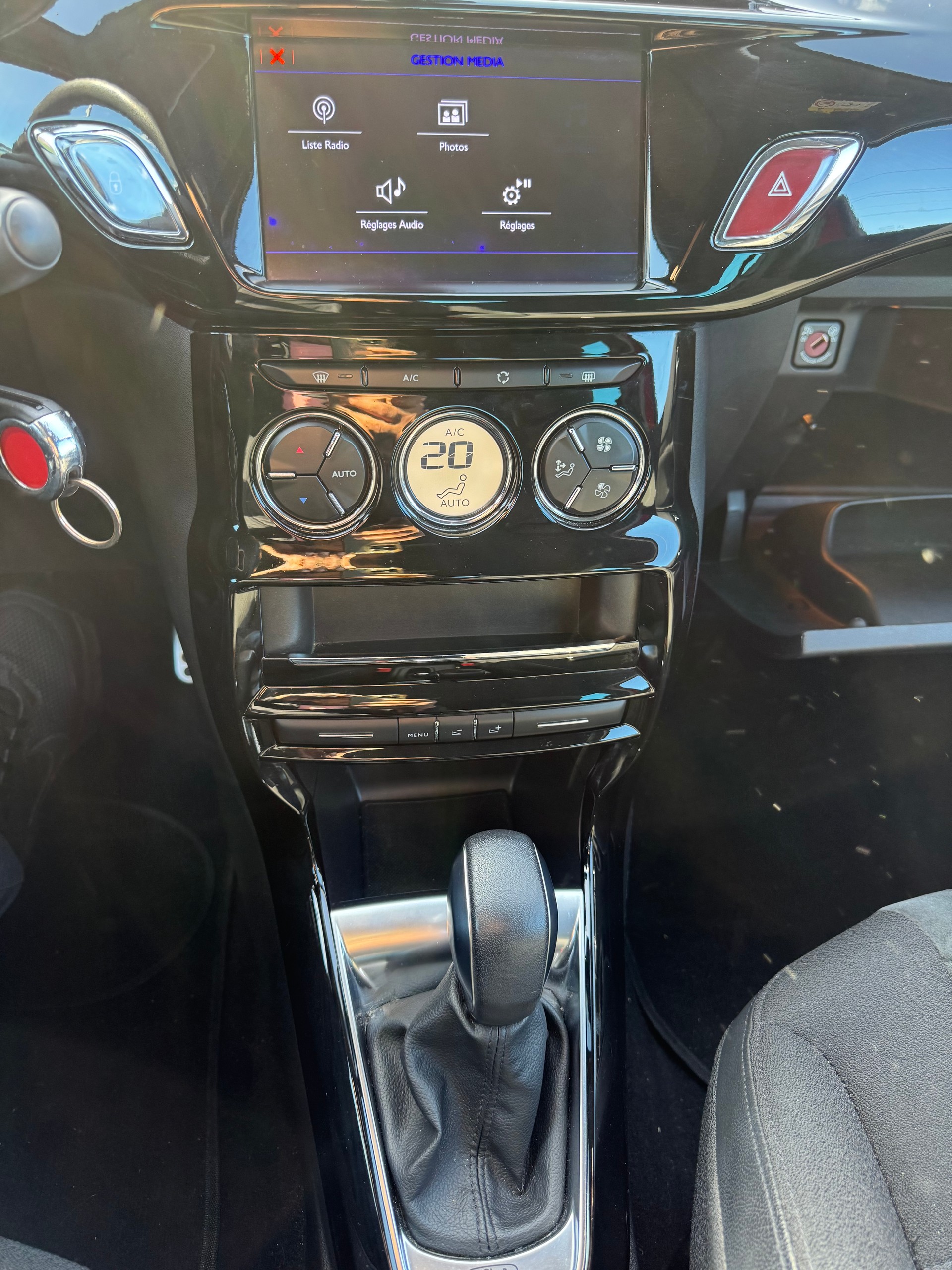 DS AUTOMOBILES DS 3 1.2 PureTech SO Chic EAT-image-10