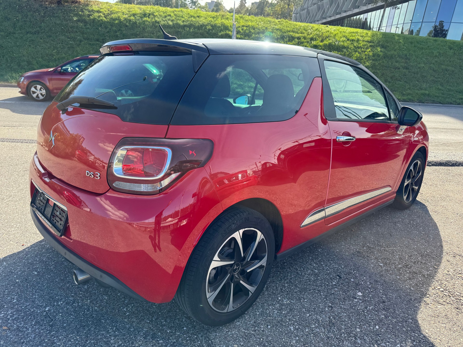 DS AUTOMOBILES DS 3 1.2 PureTech SO Chic EAT-image-3