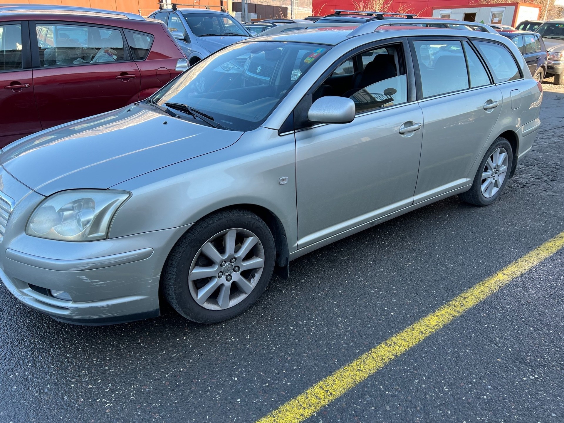 TOYOTA Avensis 2.0 D4 VVT-i Linea Sol Sportswagon-image-0