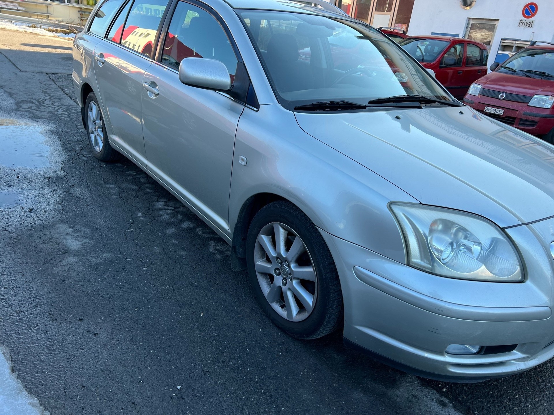 TOYOTA Avensis 2.0 D4 VVT-i Linea Sol Sportswagon-image-2