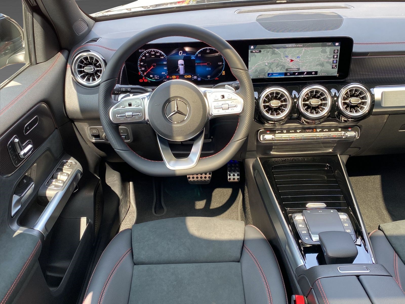 MERCEDES-BENZ EQB 350 4Matic-image-8