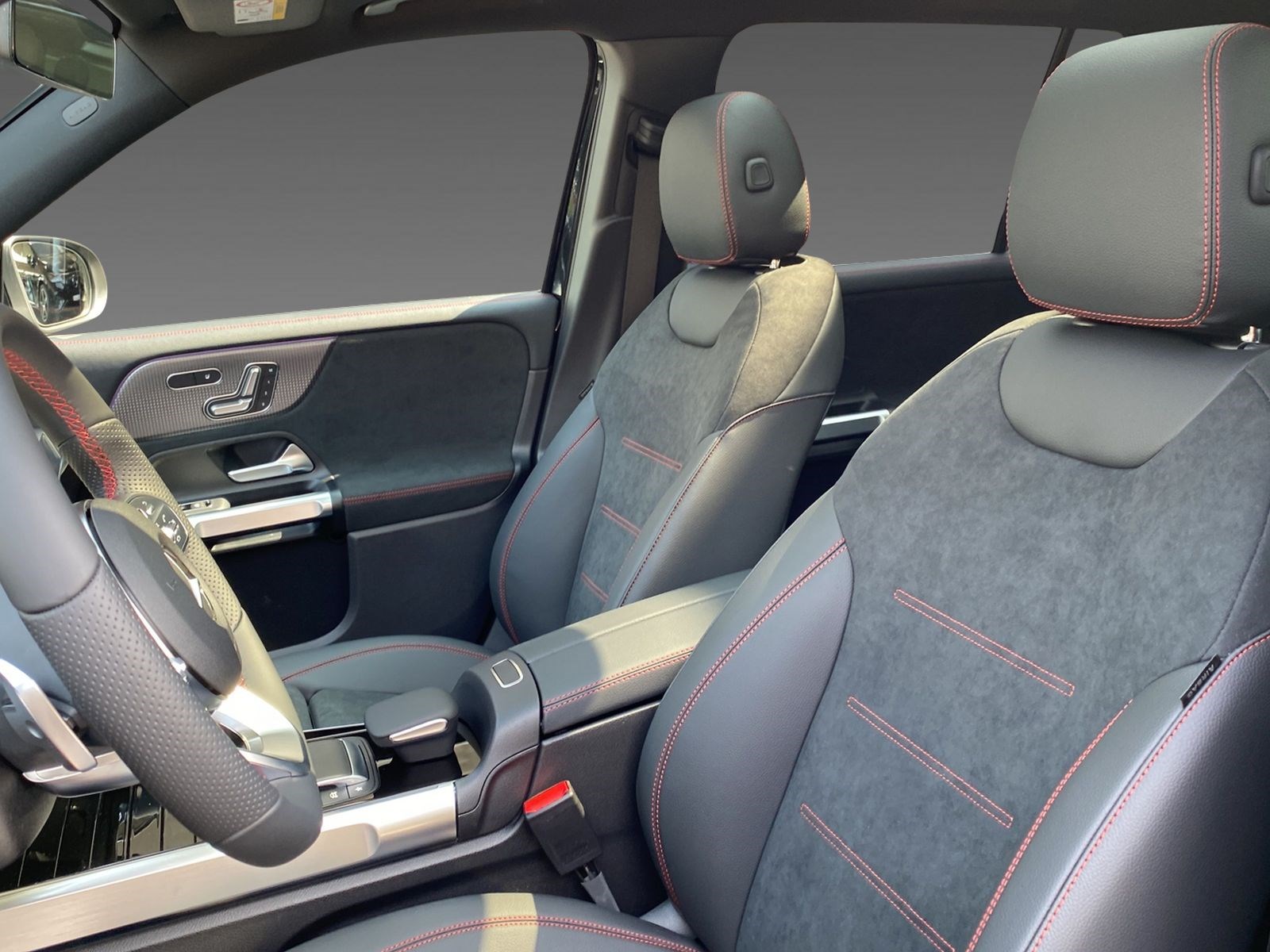 MERCEDES-BENZ EQB 350 4Matic-image-7