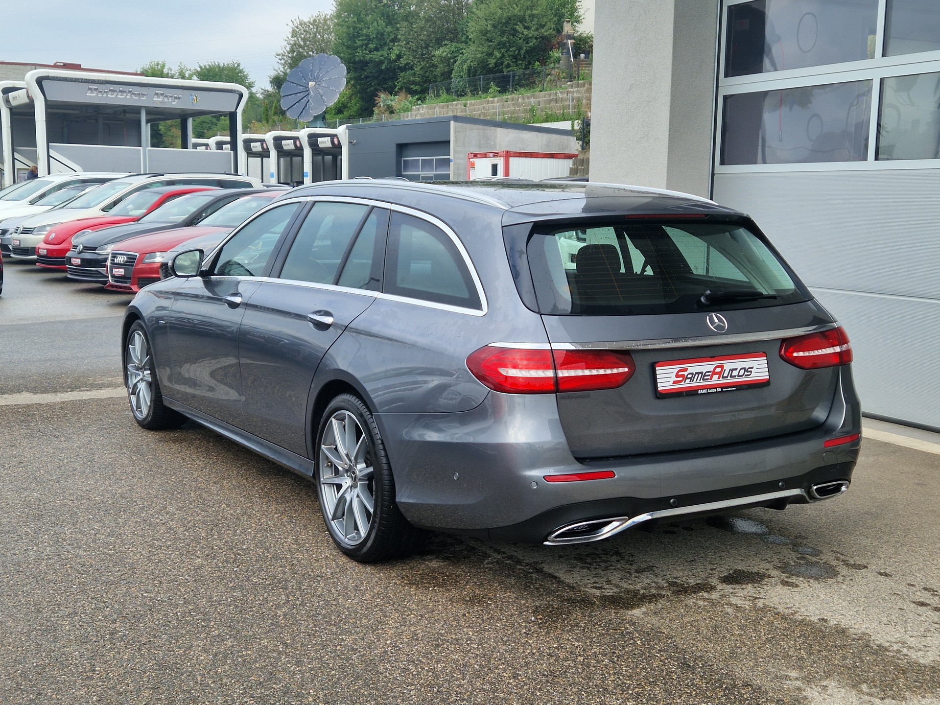 MERCEDES-BENZ E 220 d AMG Line 4Matic 9G-Tronic-image-3