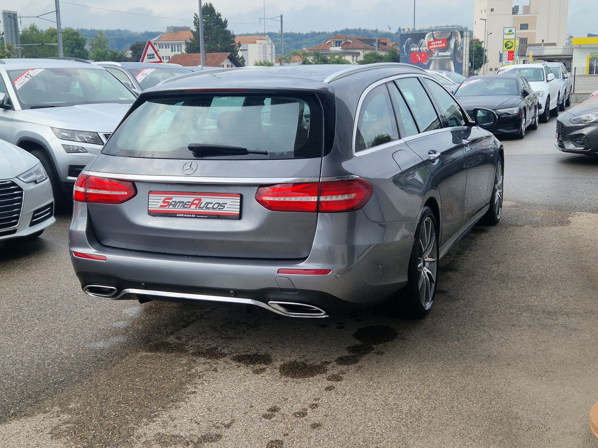 MERCEDES-BENZ E 220 d AMG Line 4Matic 9G-Tronic-image-1