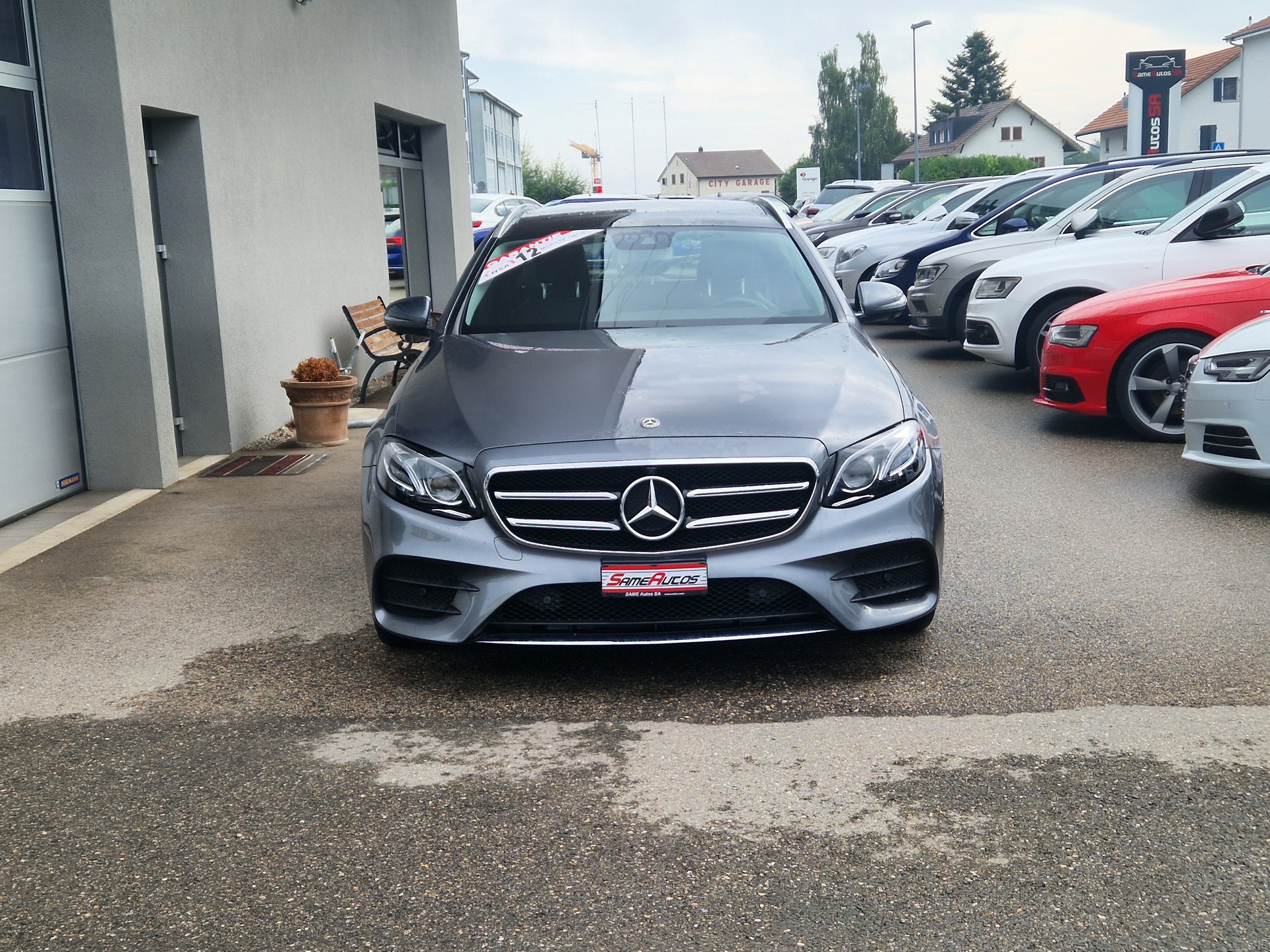 MERCEDES-BENZ E 220 d AMG Line 4Matic 9G-Tronic-image-5