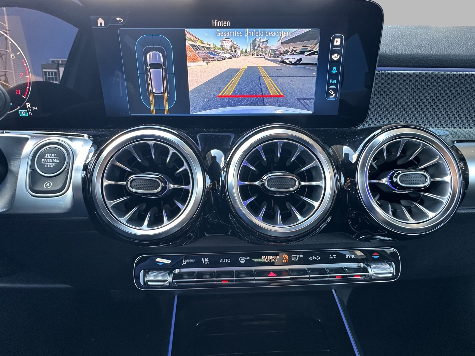 MERCEDES-BENZ GLB 250 4Matic 8G-Tronic-image-13