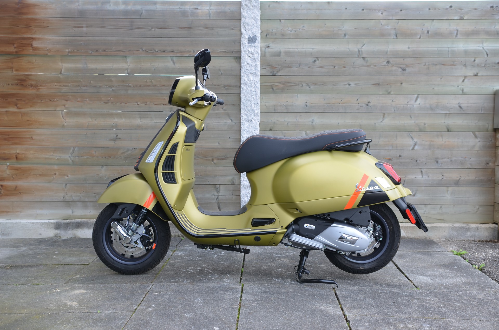 PIAGGIO Vespa GTS 125 Super Sport ABS-showroom-element-1