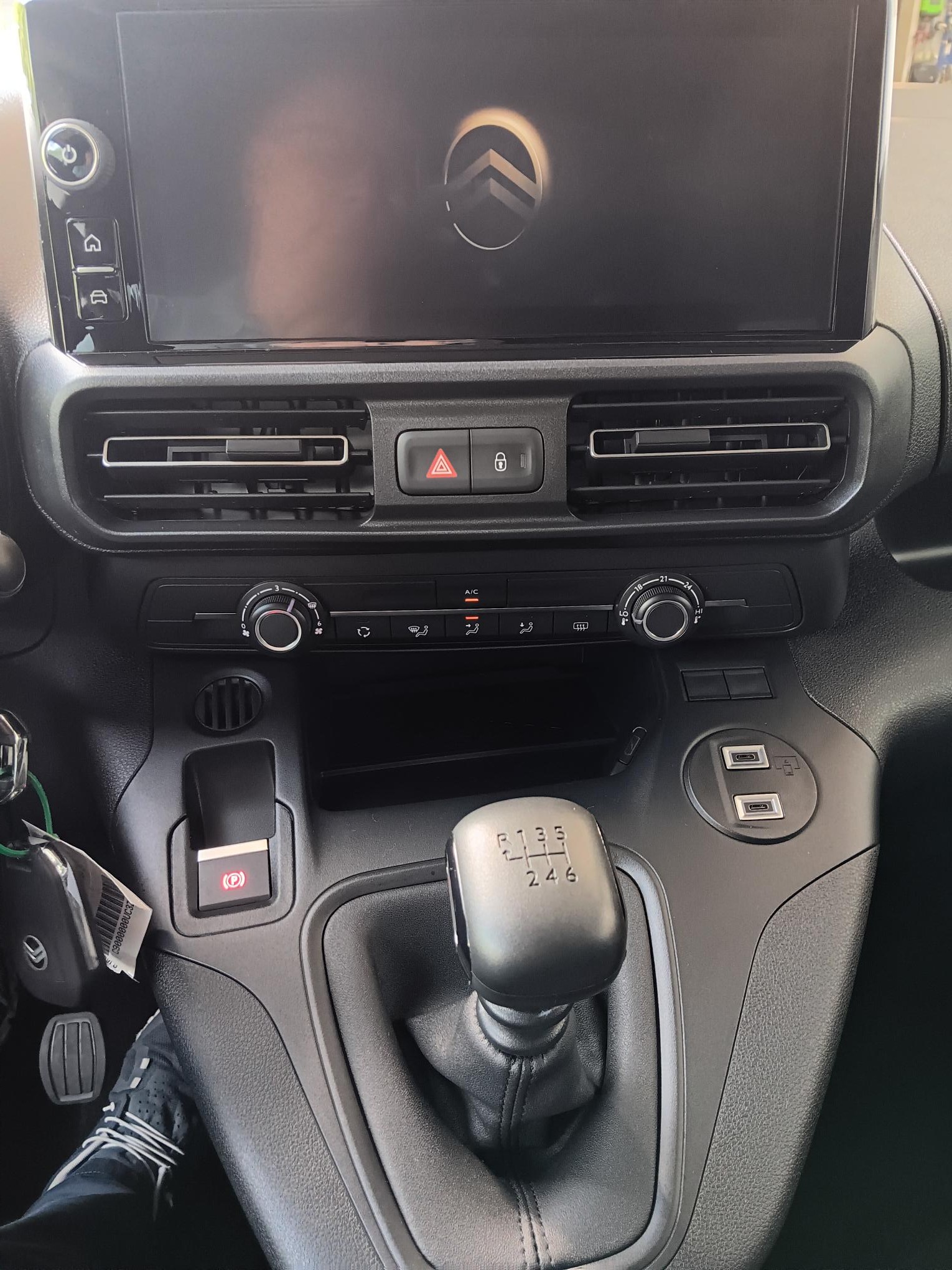 CITROEN Berlingo Van 1.2 Pure Tech 110 s/s Swiss Edition-image-11