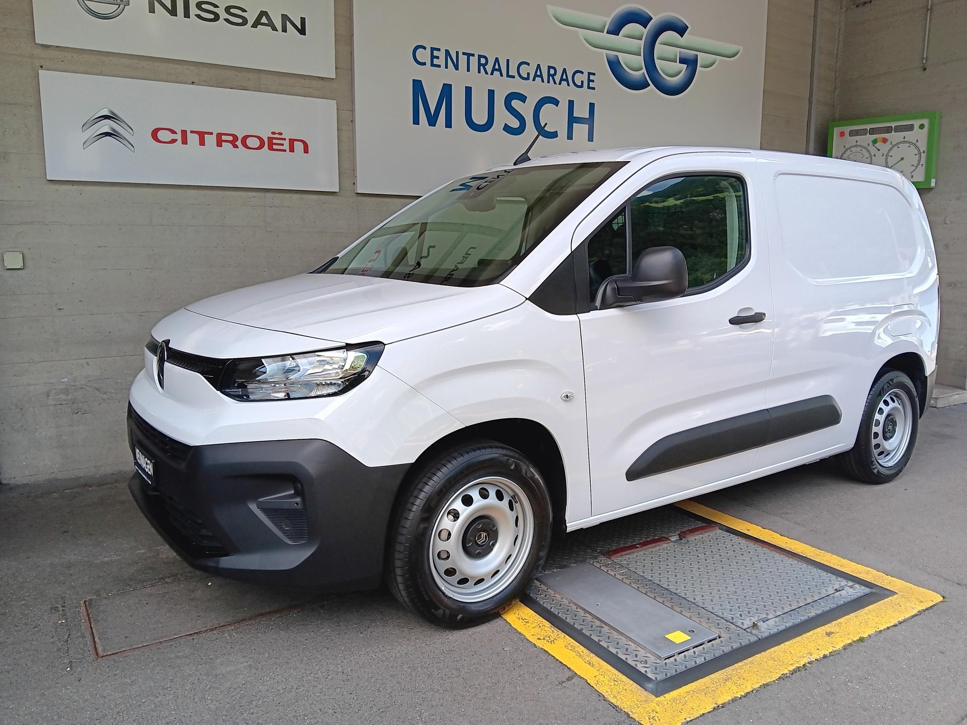 CITROEN Berlingo Van 1.2 Pure Tech 110 s/s Swiss Edition