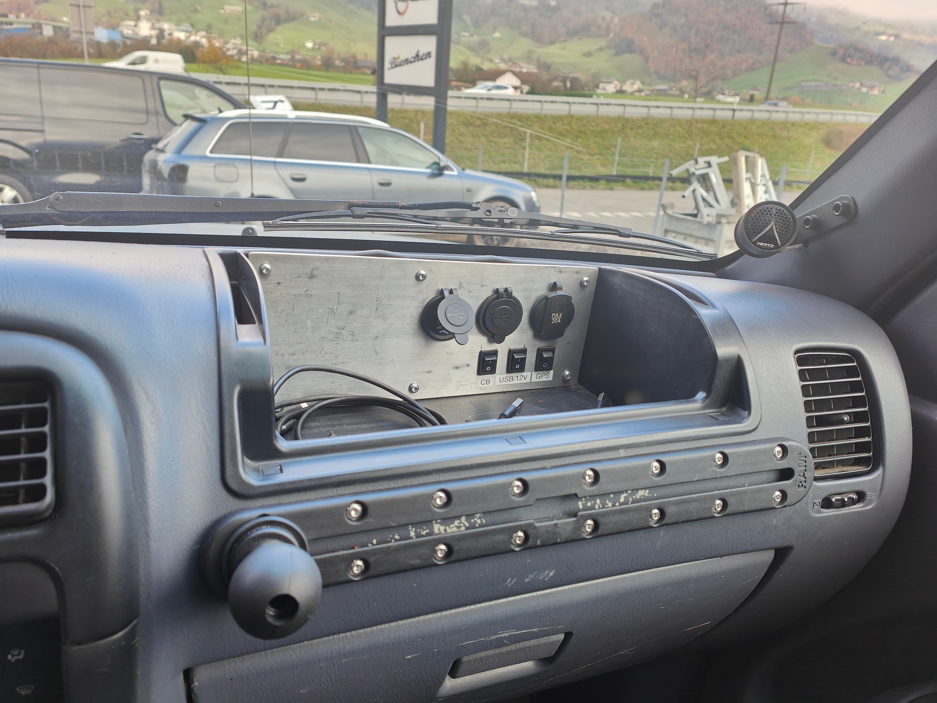 TOYOTA Hilux RZN 173 X-TRA Cab SR5-image-11