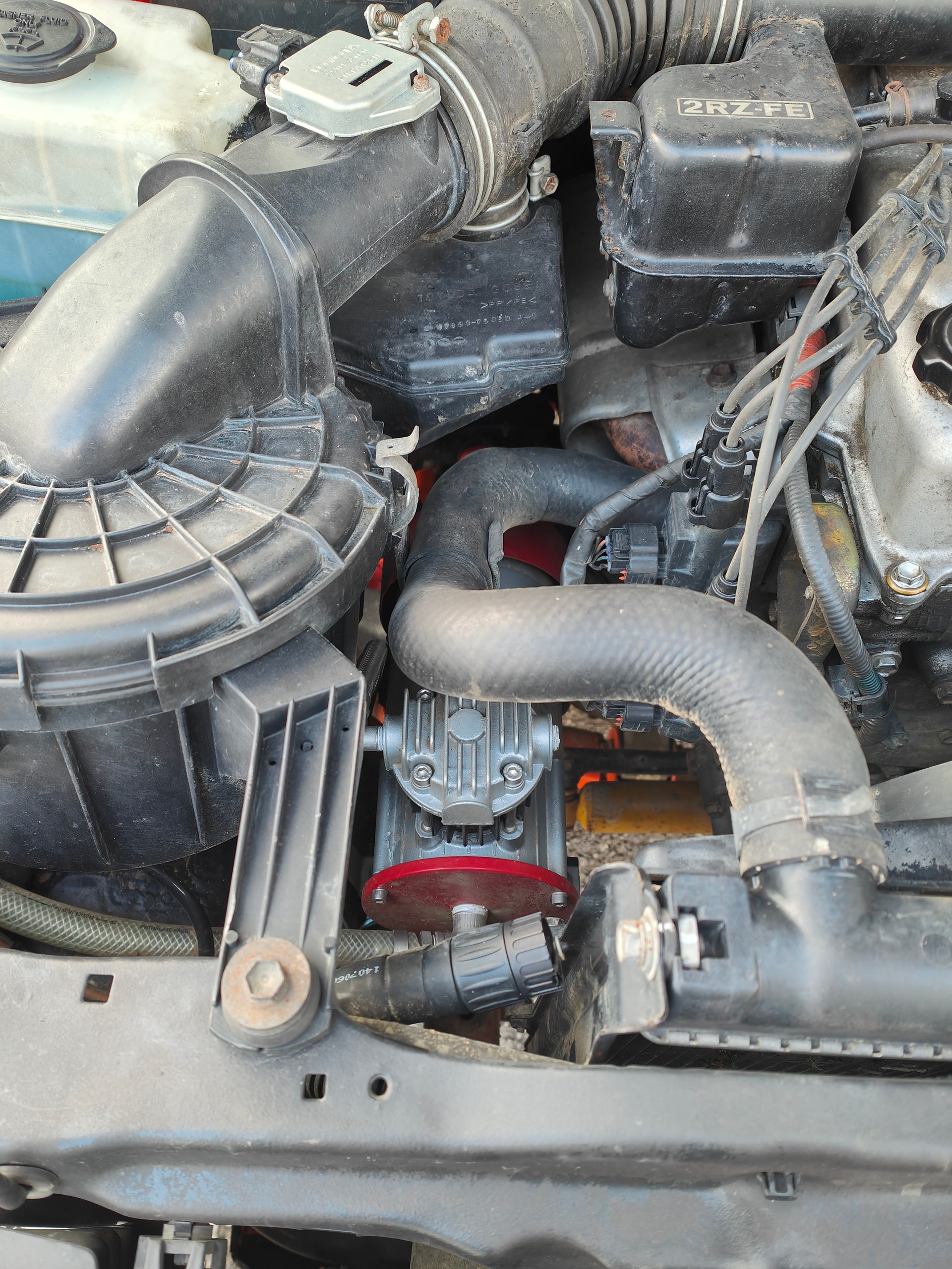 TOYOTA Hilux RZN 173 X-TRA Cab SR5-image-12