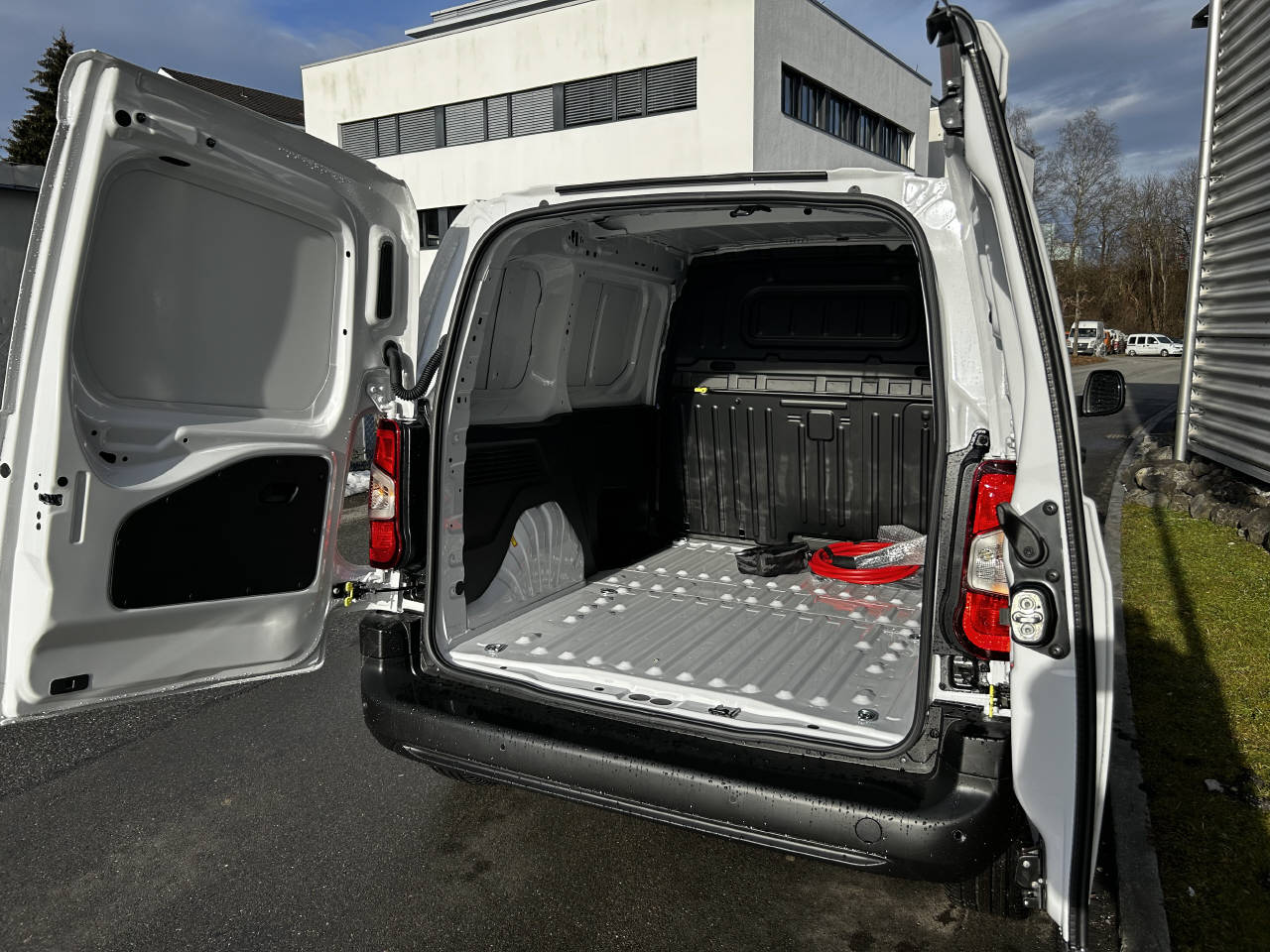 FIAT E-Doblo Kaw. L1 50 kWh Easy Pro-image-5