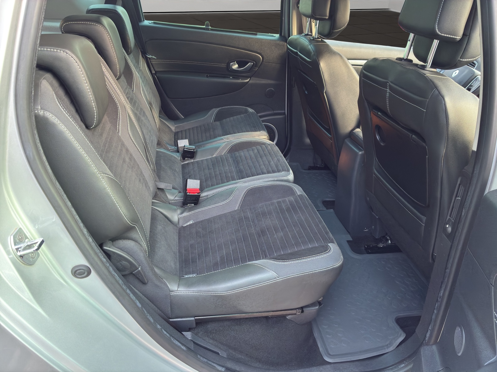 RENAULT Scénic Xmod 1.6 dCi Bose Edition-image-13