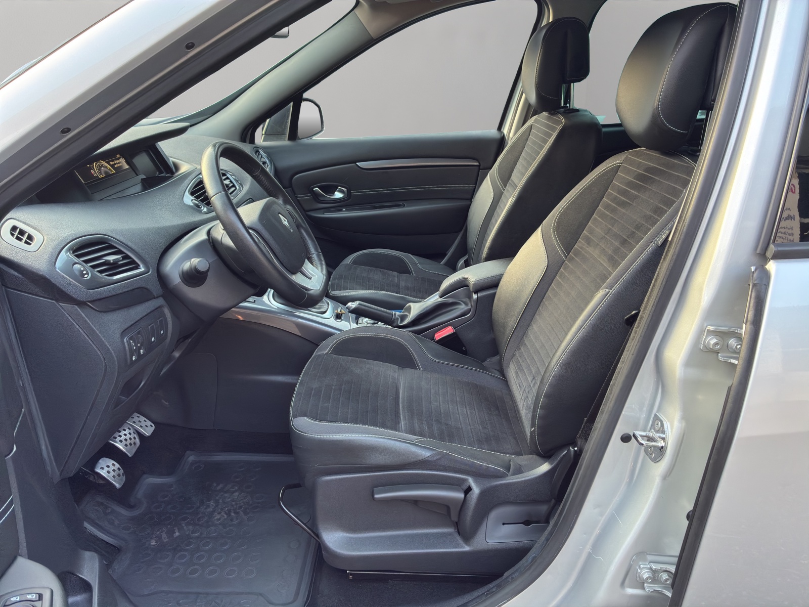 RENAULT Scénic Xmod 1.6 dCi Bose Edition-image-10