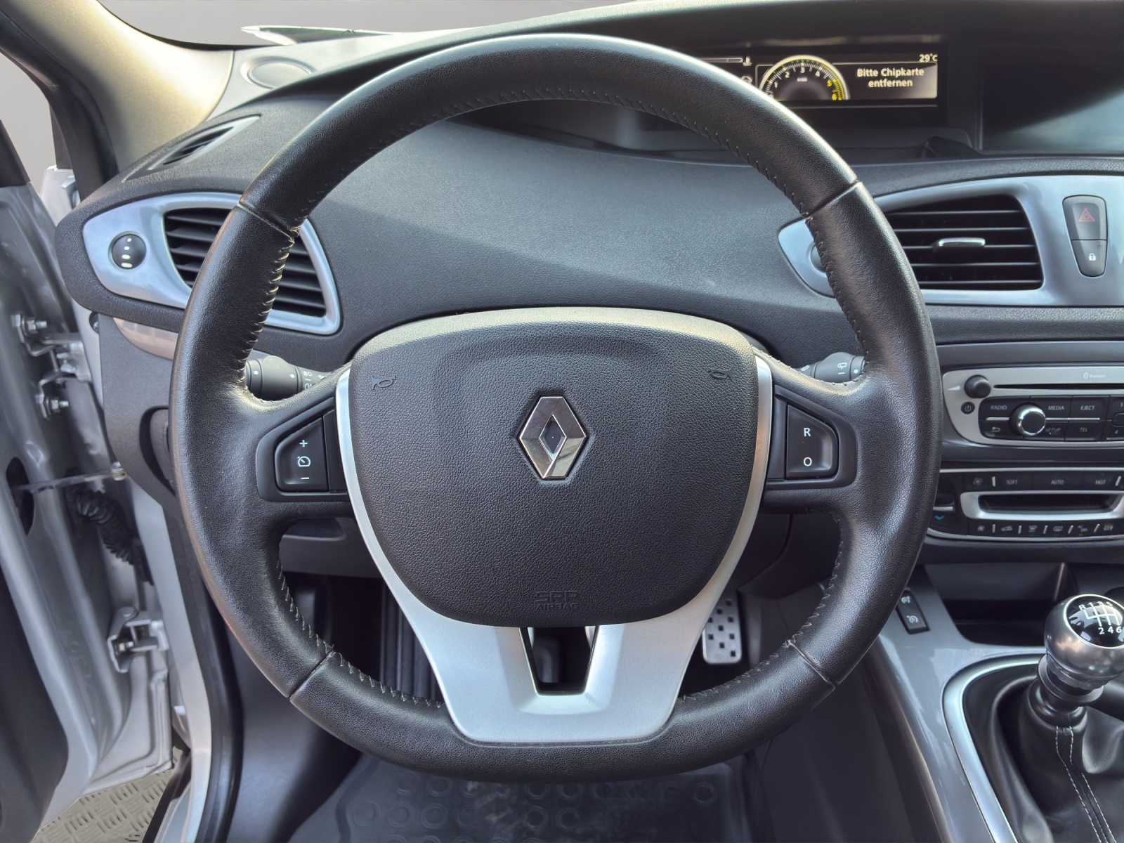 RENAULT Scénic Xmod 1.6 dCi Bose Edition-image-9