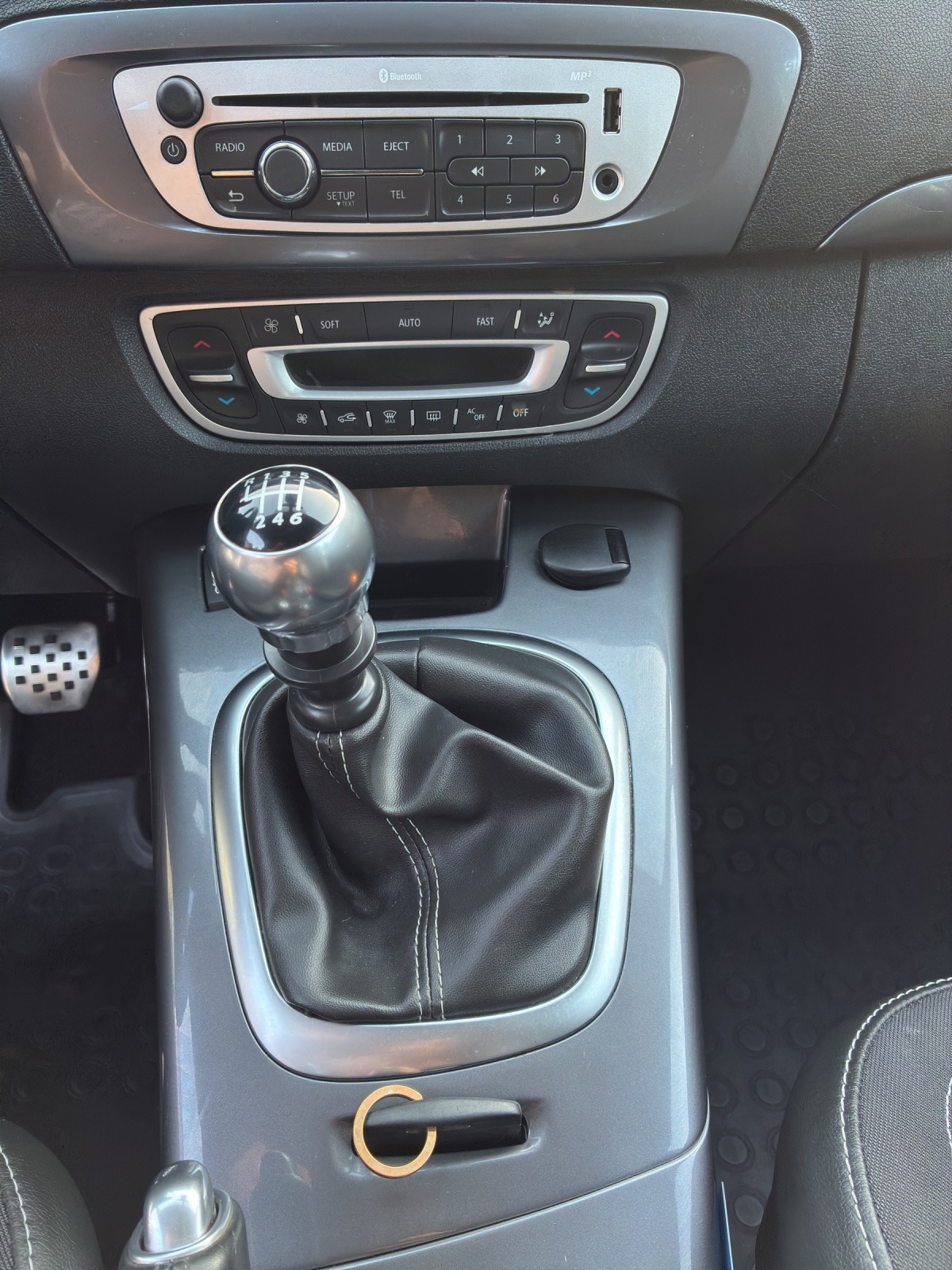 RENAULT Scénic Xmod 1.6 dCi Bose Edition-image-14