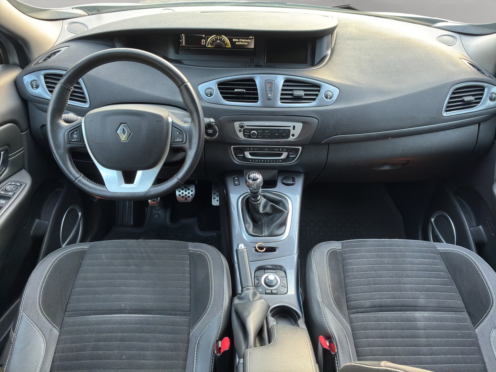 RENAULT Scénic Xmod 1.6 dCi Bose Edition-image-8