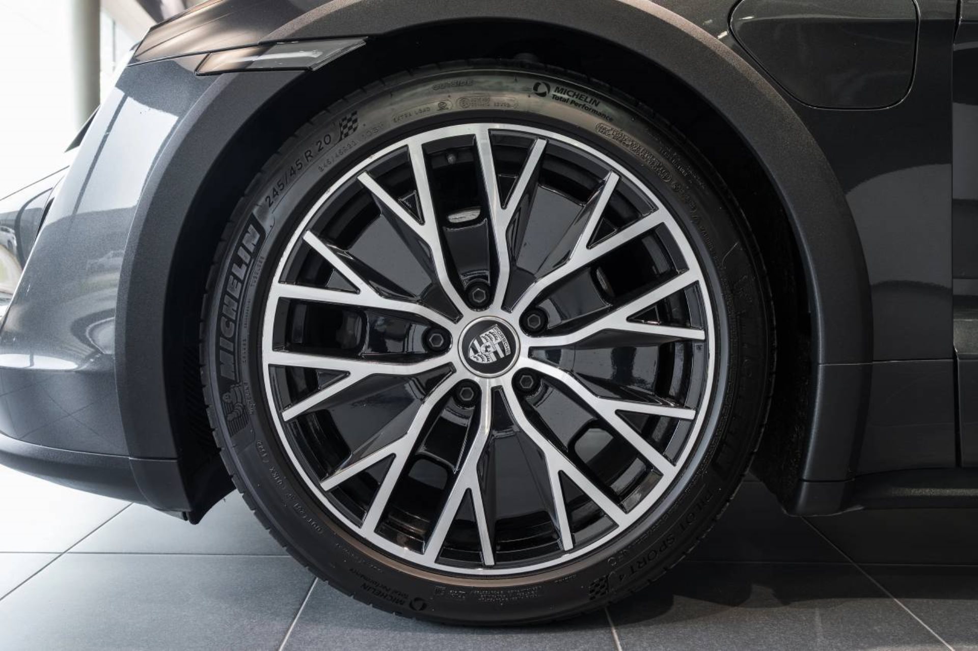 PORSCHE Taycan 4 Cross Turismo-image-28