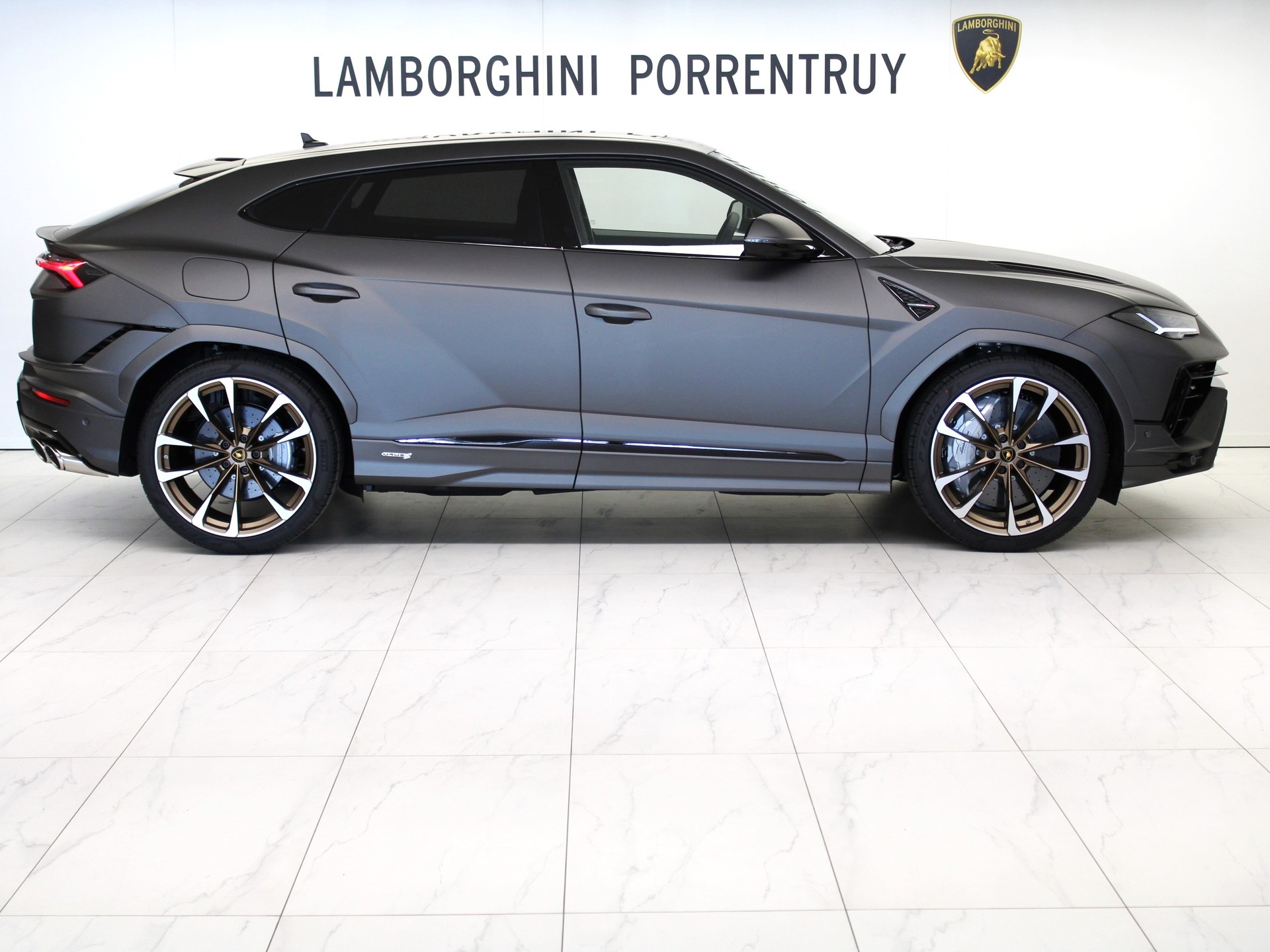 LAMBORGHINI Urus S E-Gear-image-1