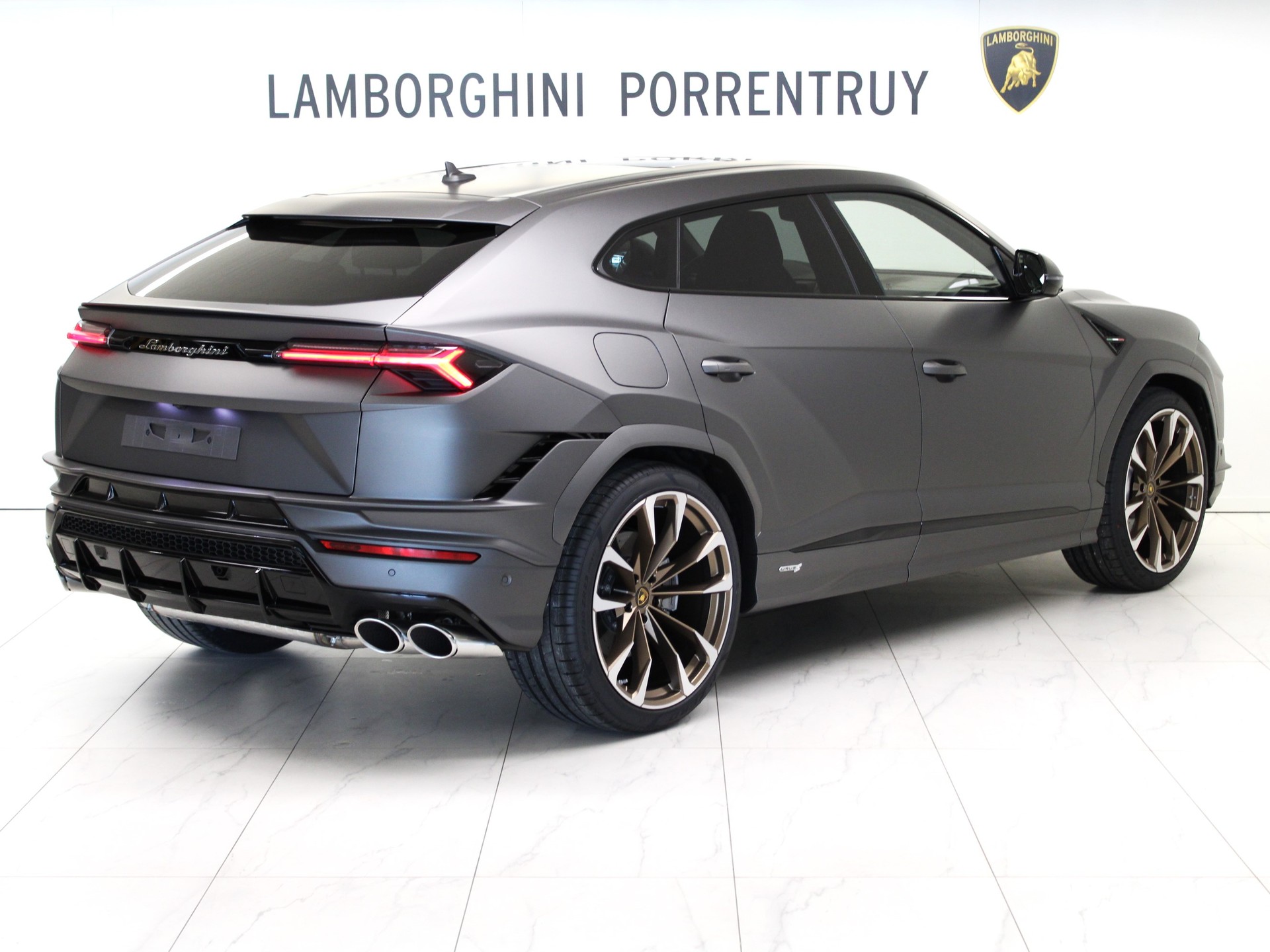LAMBORGHINI Urus S E-Gear-image-2