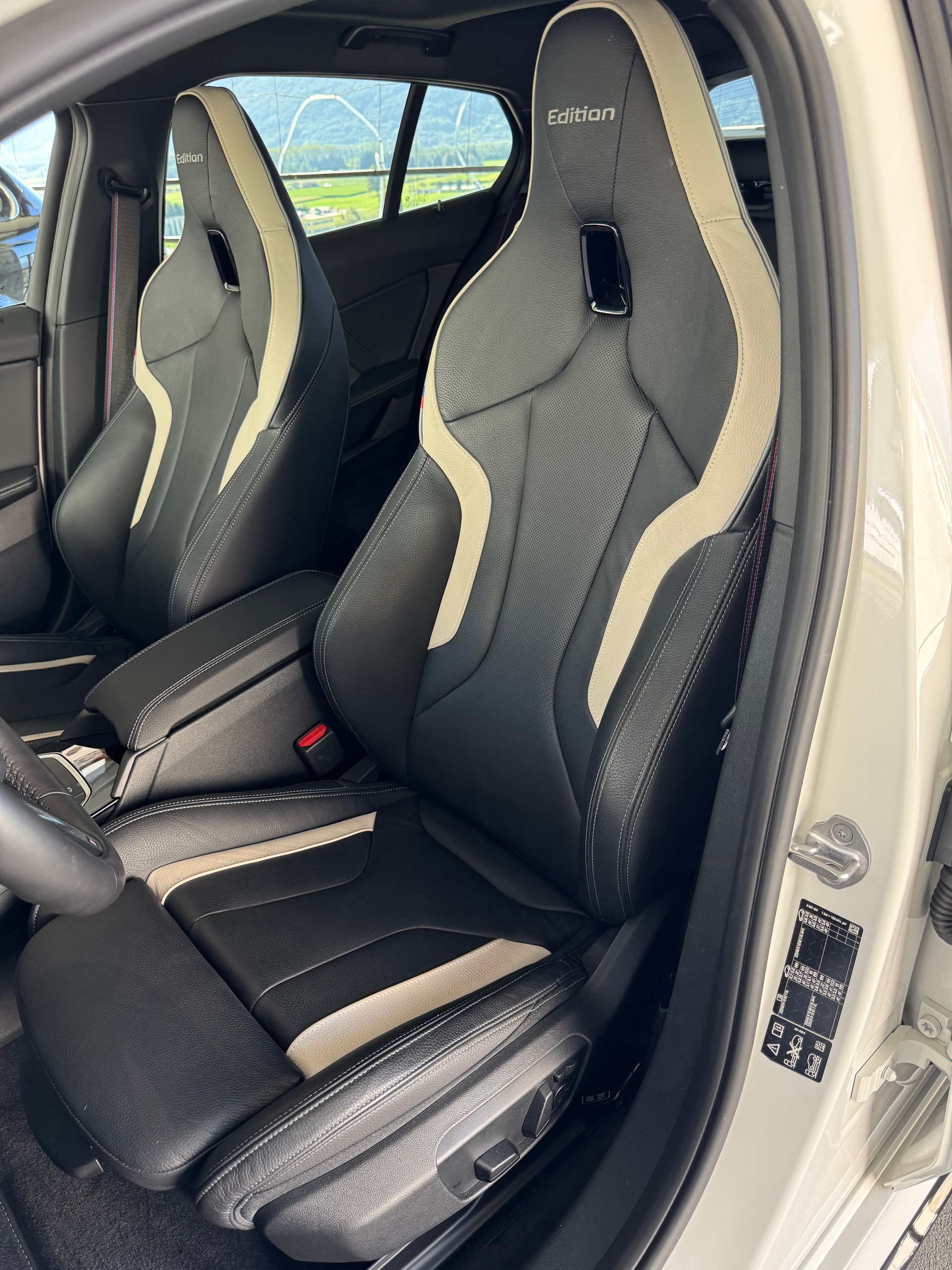 BMW M135i xDrive M Sport Pro Steptronic-image-4