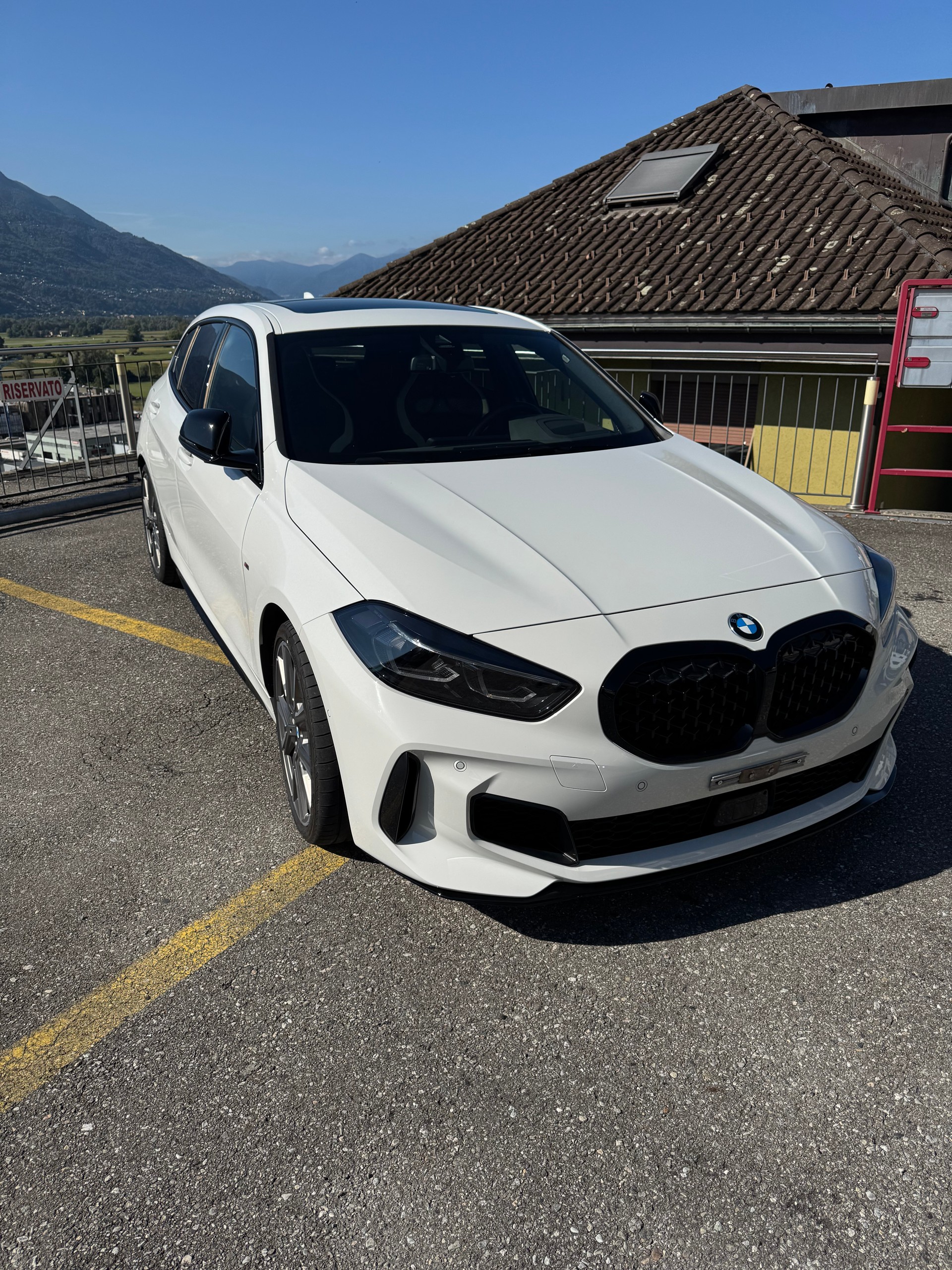 BMW M135i xDrive M Sport Pro Steptronic-image-1