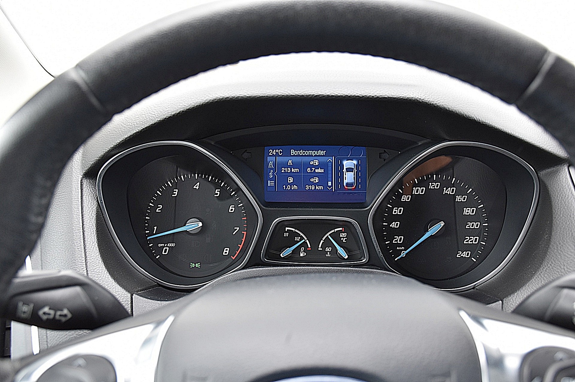 FORD Focus 1.6 SCTi Titanium-image-9