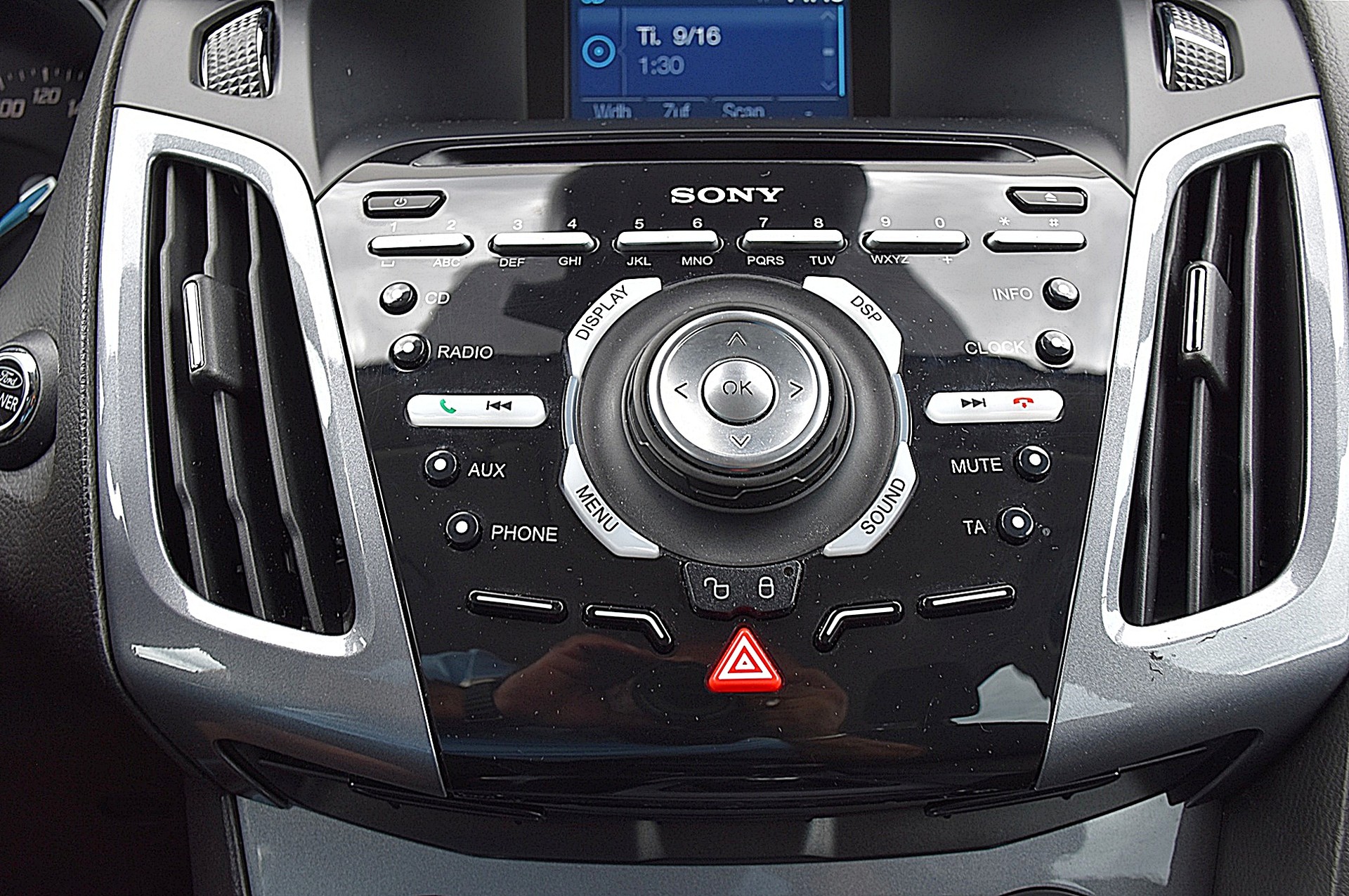 FORD Focus 1.6 SCTi Titanium-image-11