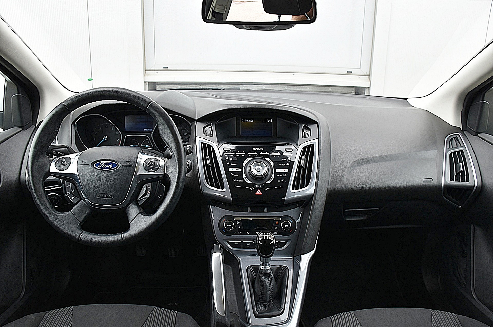 FORD Focus 1.6 SCTi Titanium-image-8