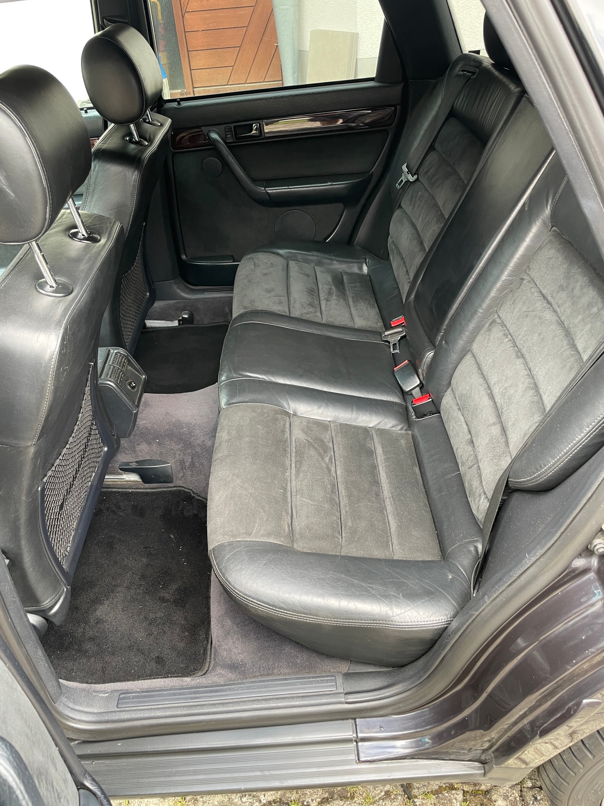 AUDI S6 quattro 4.2 plus-image-4