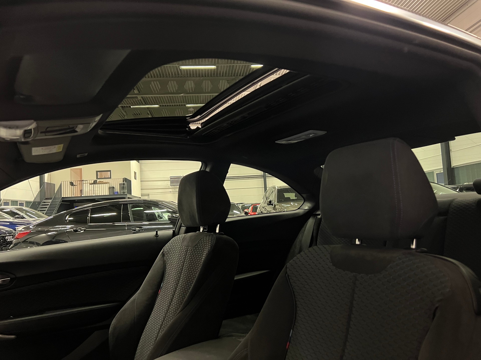 BMW M235i xDrive Steptronic-image-18