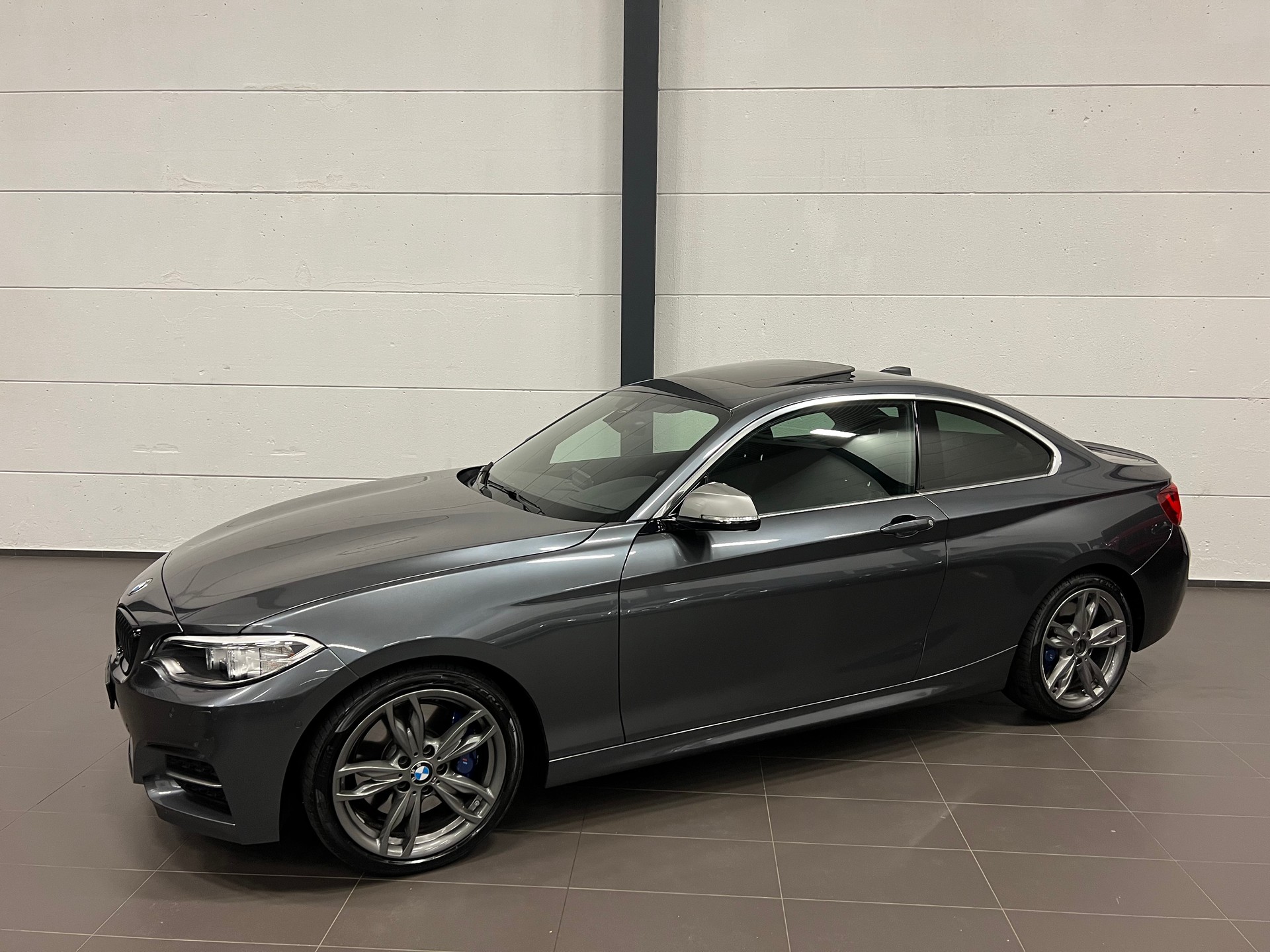 BMW M235i xDrive Steptronic-image-4