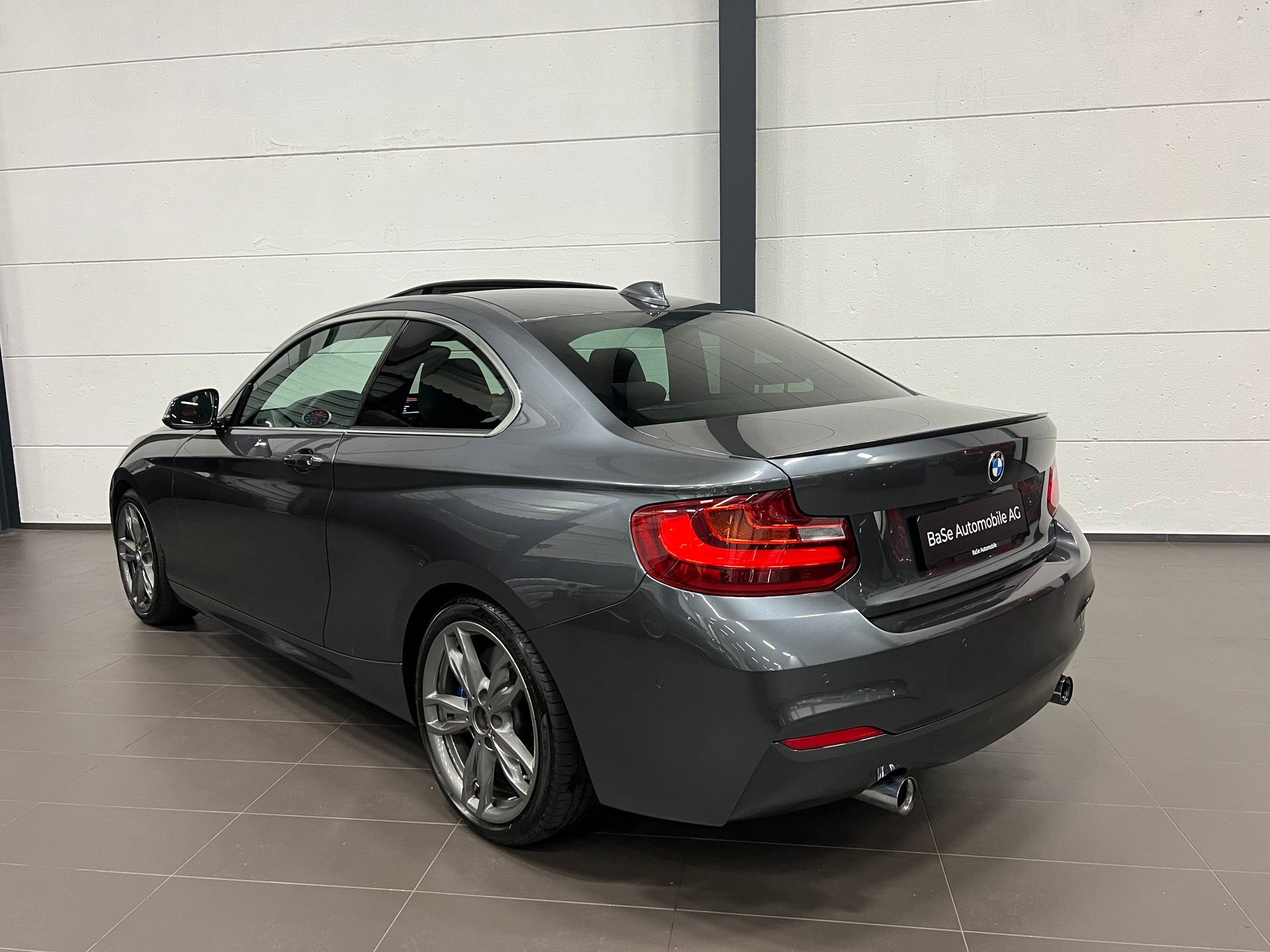 BMW M235i xDrive Steptronic-image-11