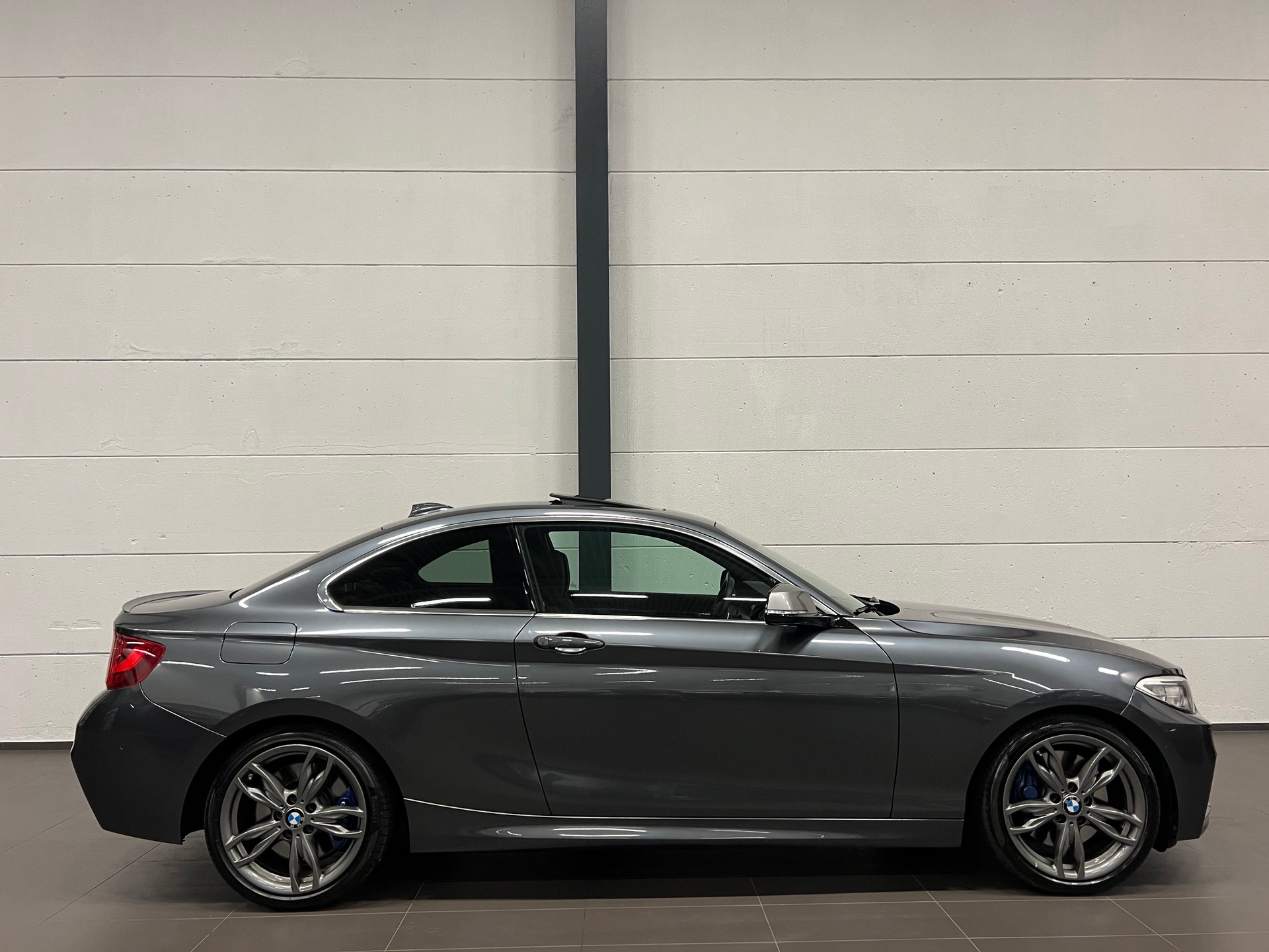 BMW M235i xDrive Steptronic-image-8
