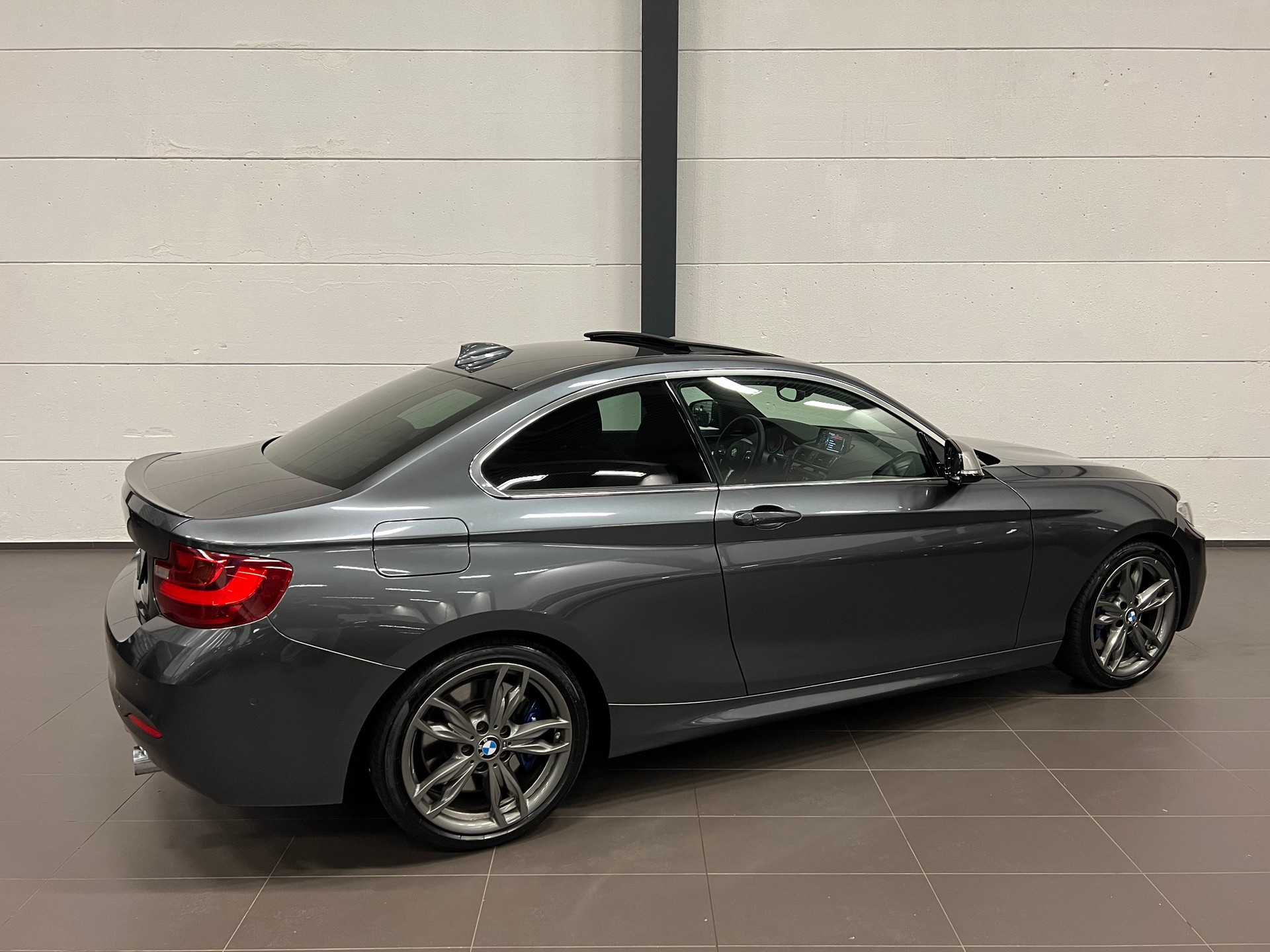 BMW M235i xDrive Steptronic-image-12