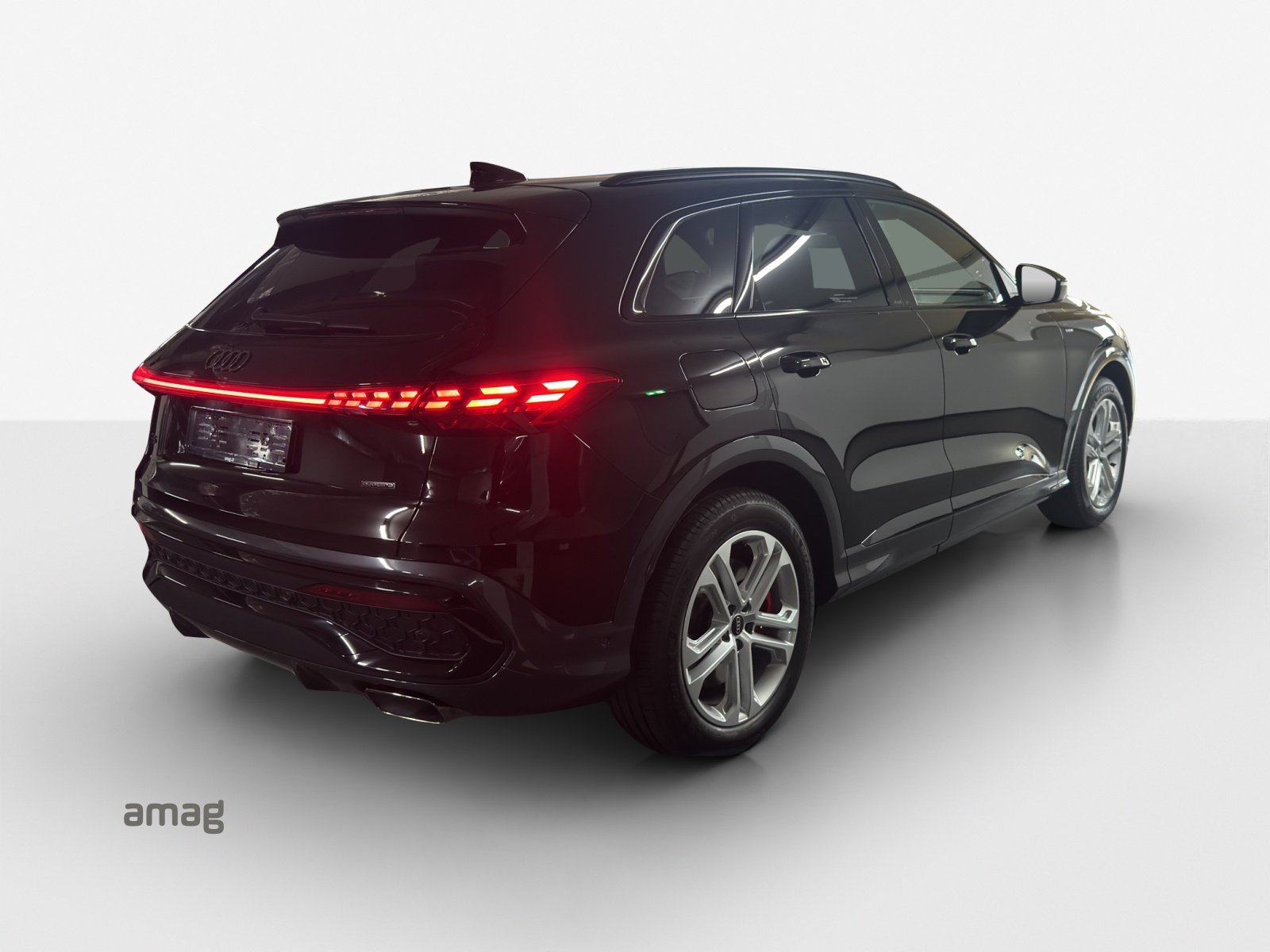 AUDI Q5 e-hybrid quattro 270 kW S-tronic-image-4