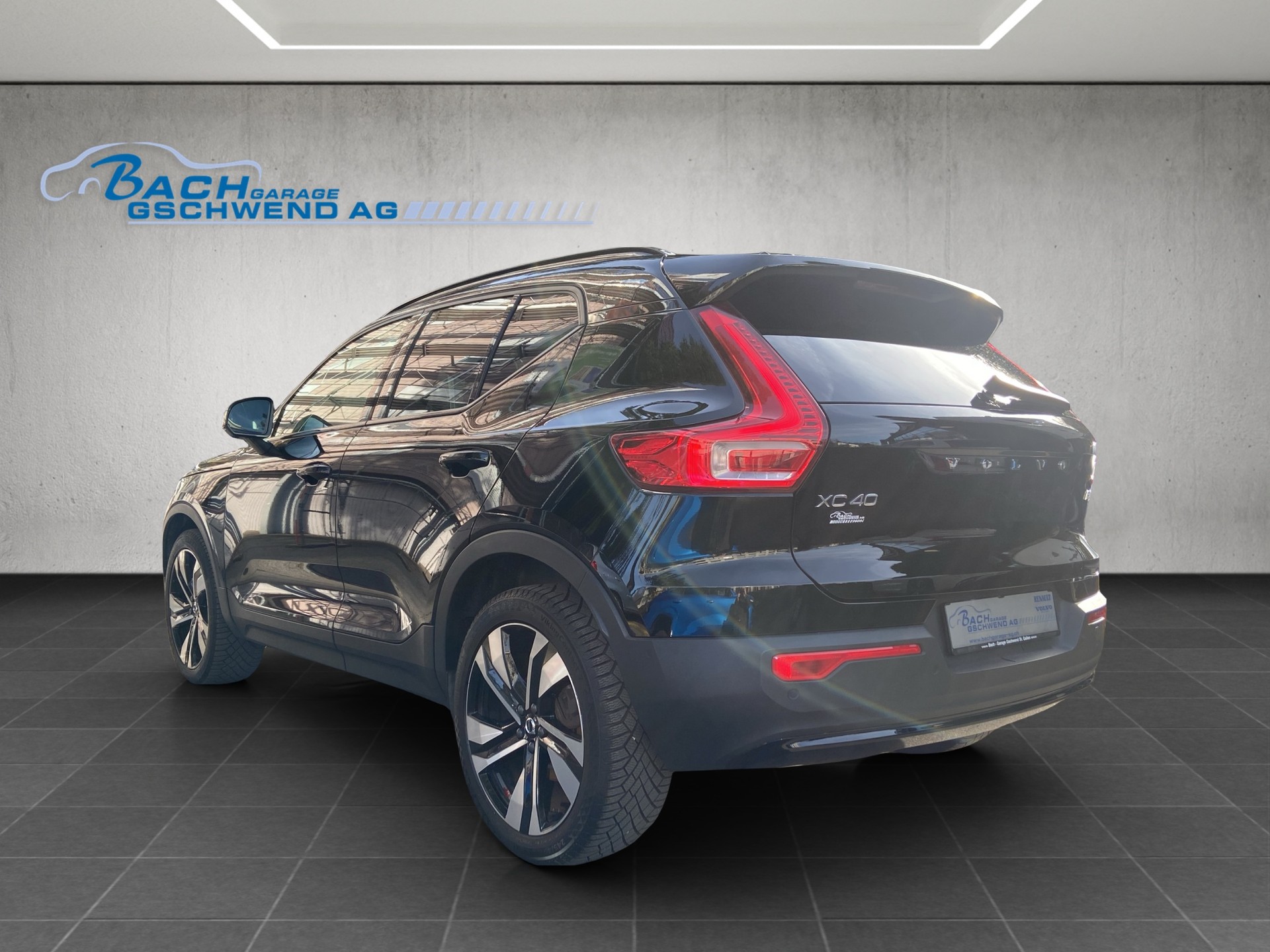 VOLVO XC40 B4 Benzin Mild Hybrid AWD Ultim. Dark DCT-image-4
