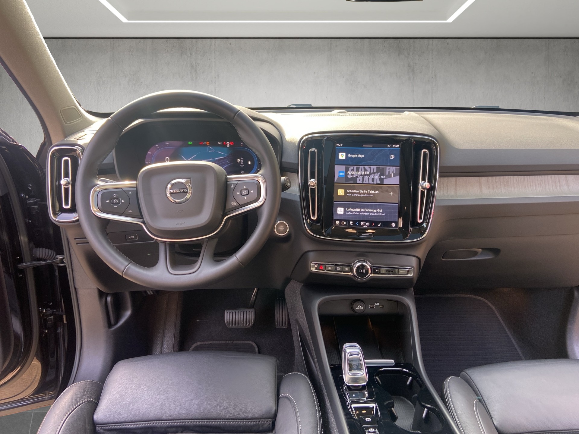 VOLVO XC40 B4 Benzin Mild Hybrid AWD Ultim. Dark DCT-image-8