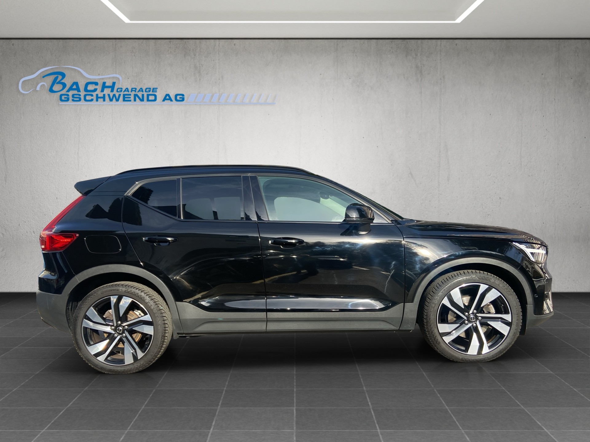 VOLVO XC40 B4 Benzin Mild Hybrid AWD Ultim. Dark DCT-image-2