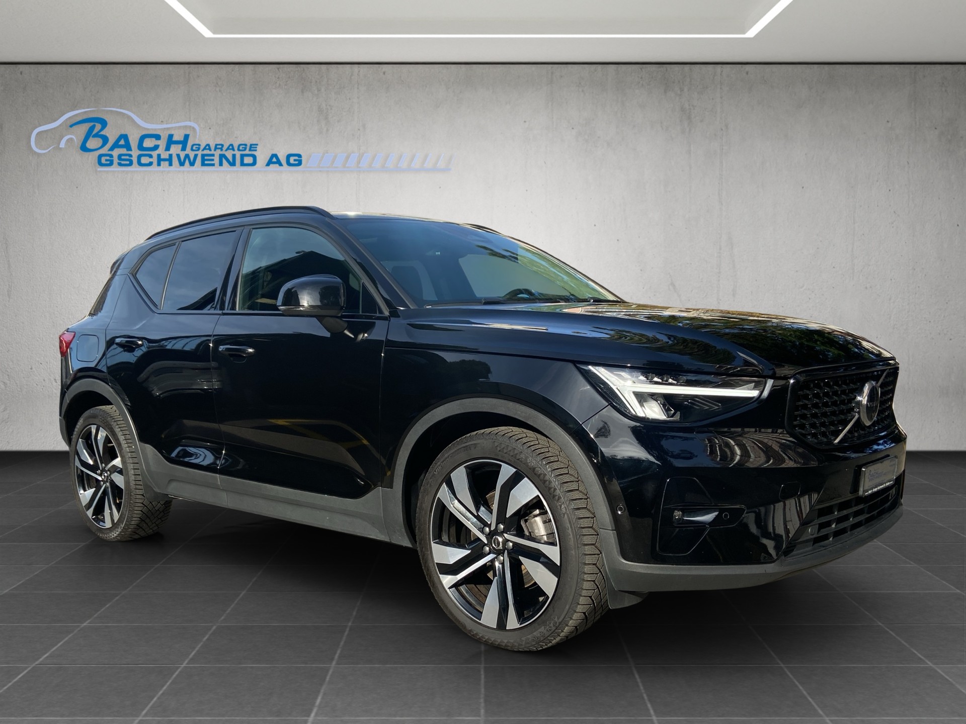 VOLVO XC40 B4 Benzin Mild Hybrid AWD Ultim. Dark DCT-image-1