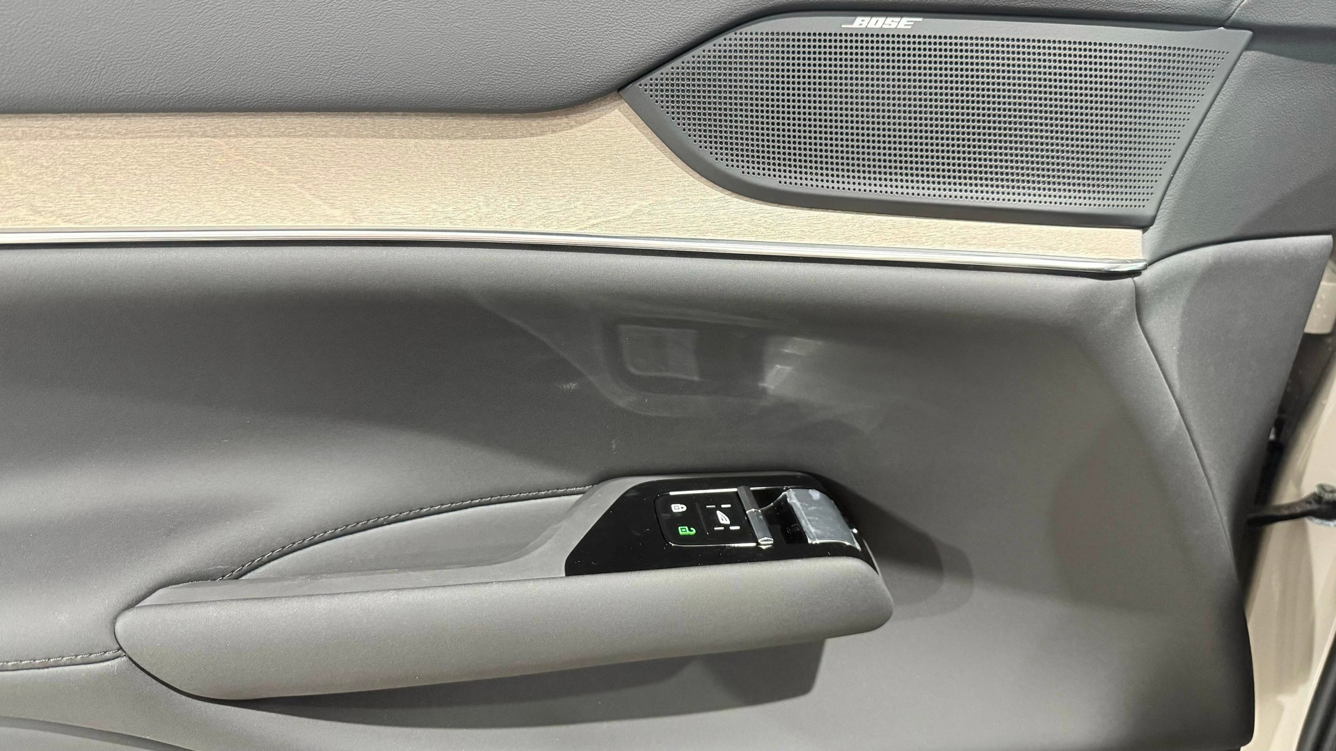 VOLVO EX 90 Twin Performance Ultra AWD-image-10