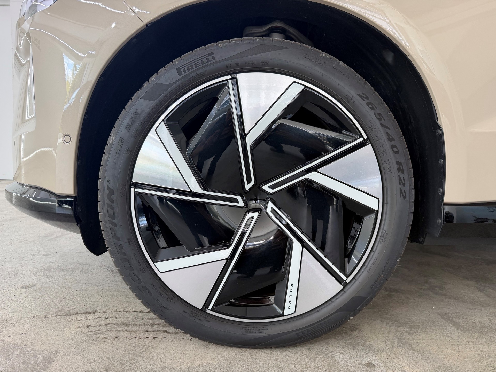 VOLVO EX 90 Twin Performance Ultra AWD-image-8