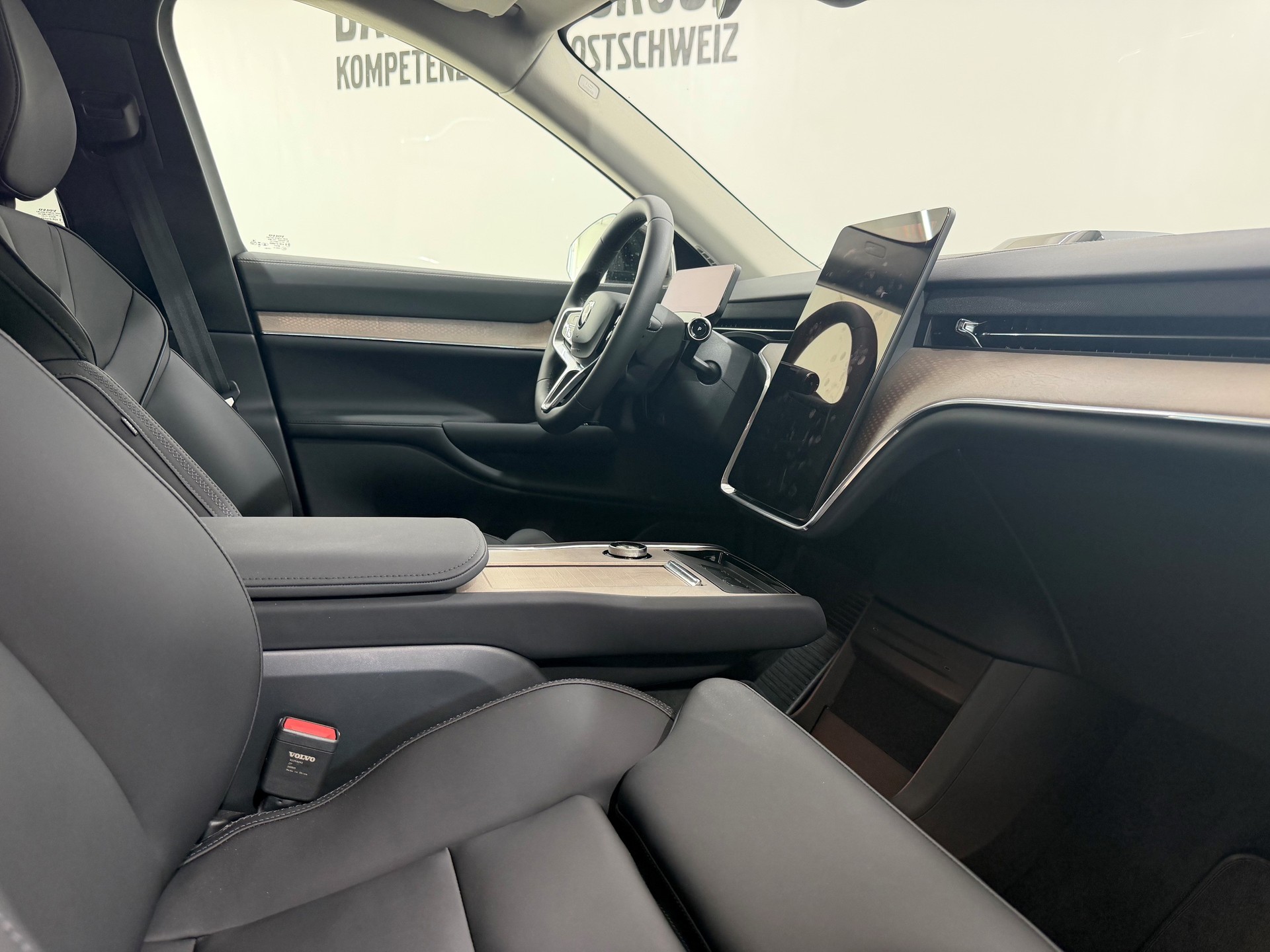 VOLVO EX 90 Twin Performance Ultra AWD-image-4